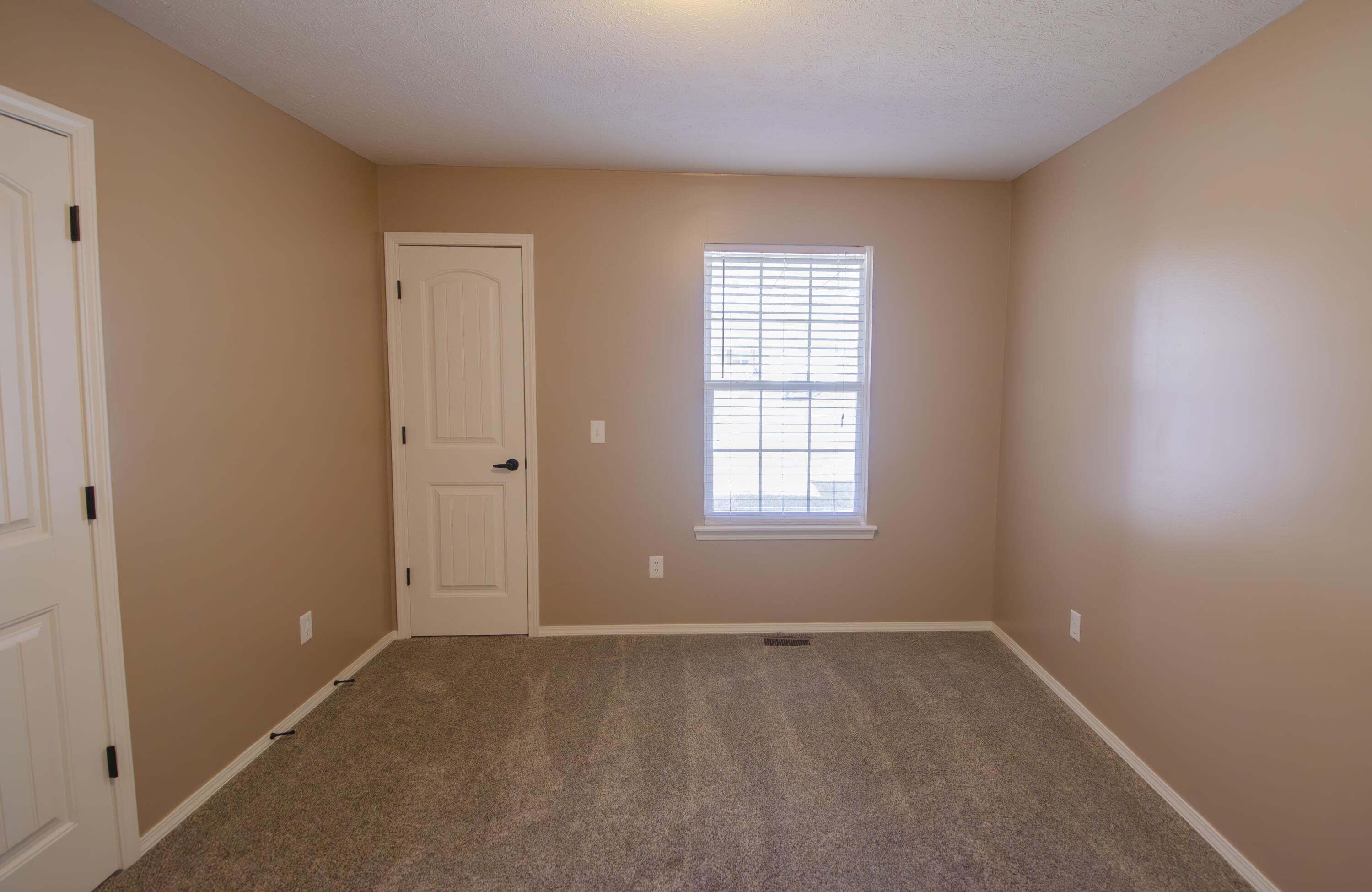 714 W Christopher Lane