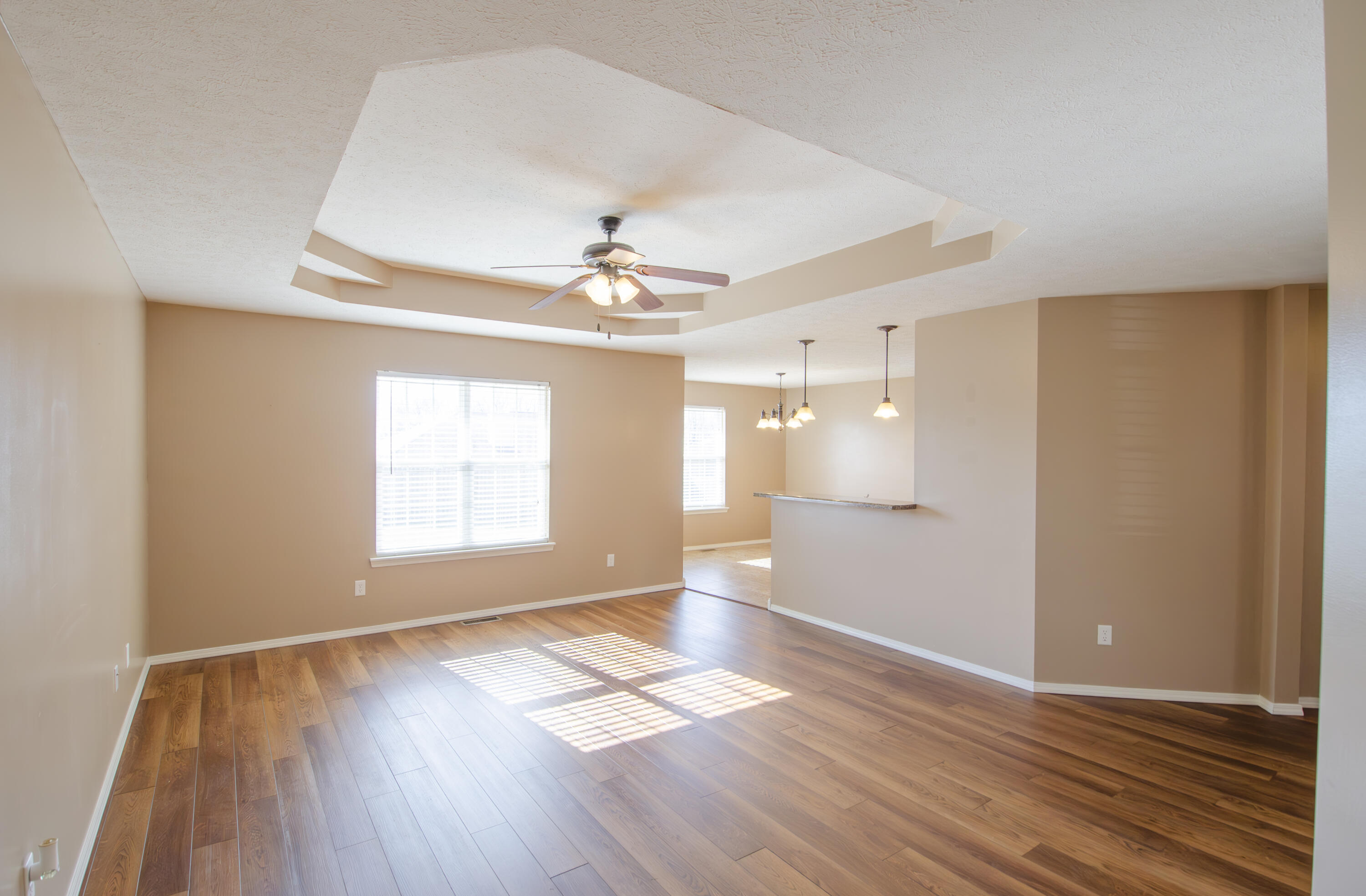 714 W Christopher Lane