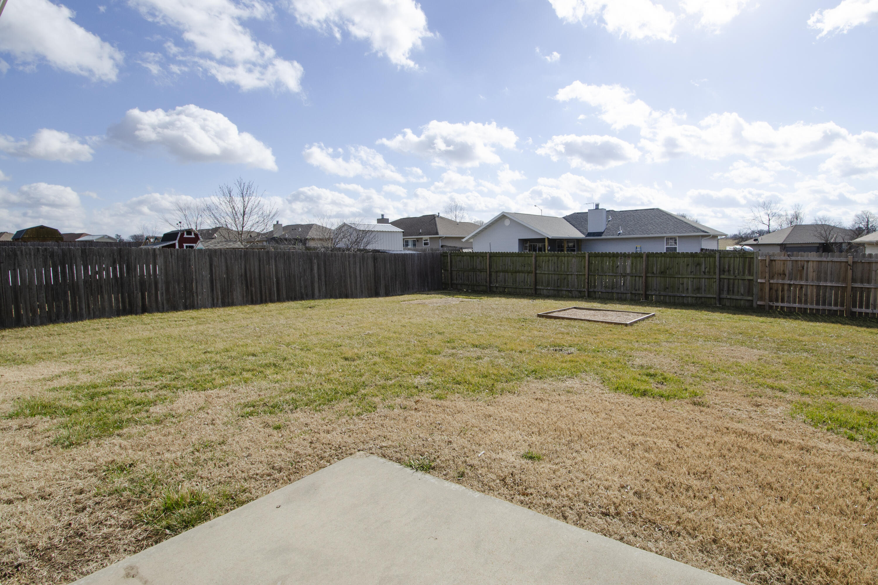 714 W Christopher Lane