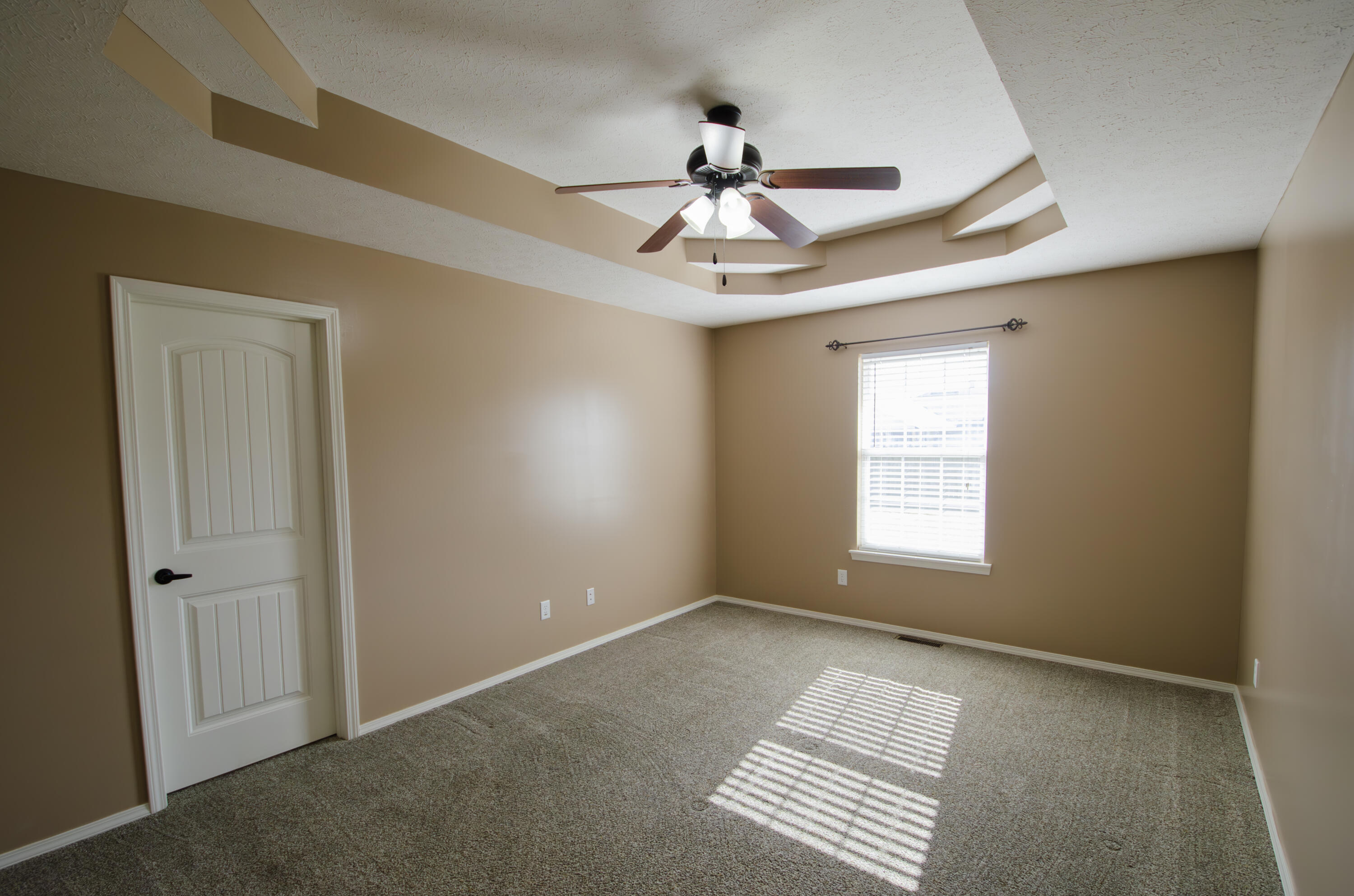 714 W Christopher Lane