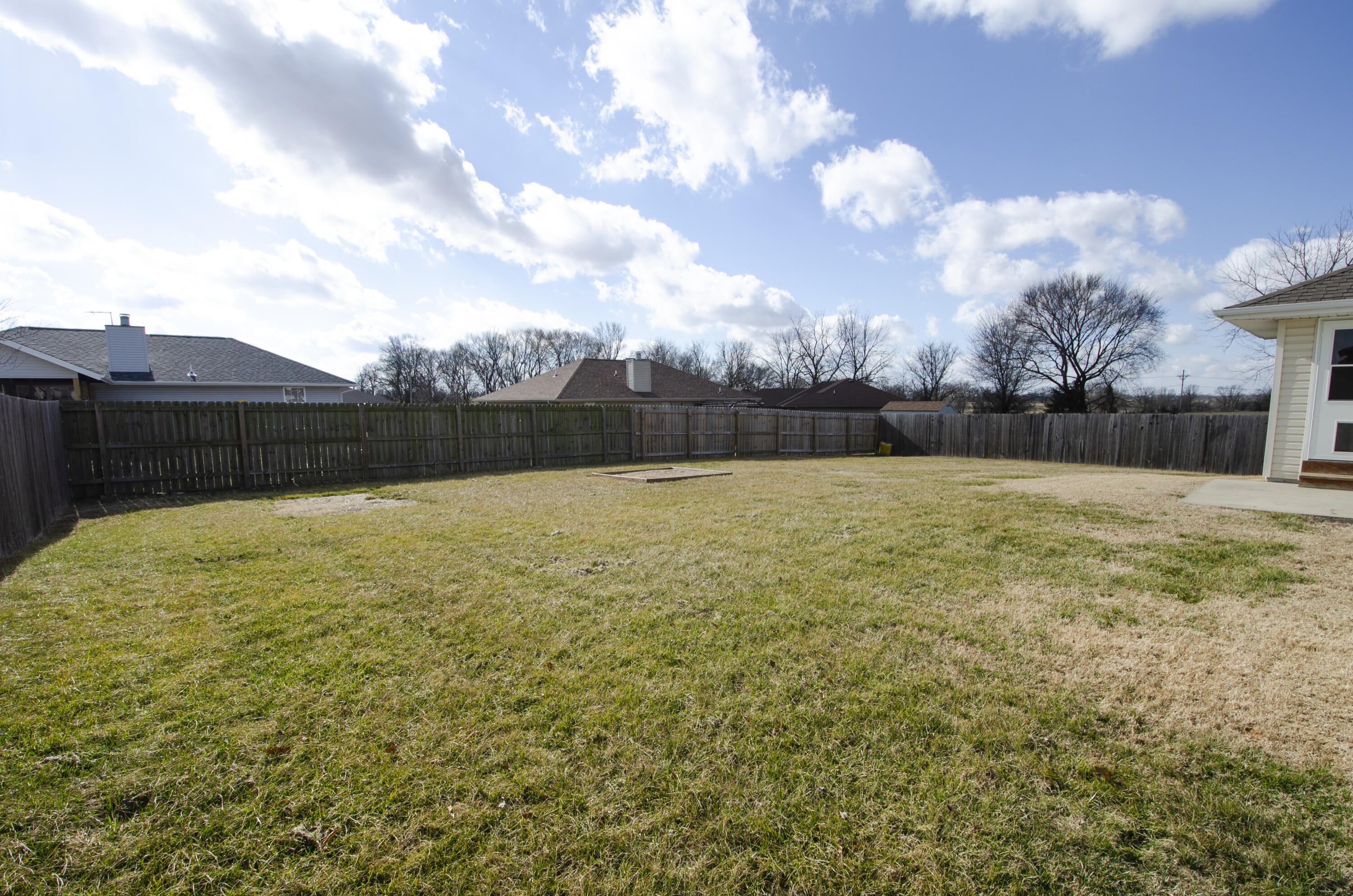 714 W Christopher Lane