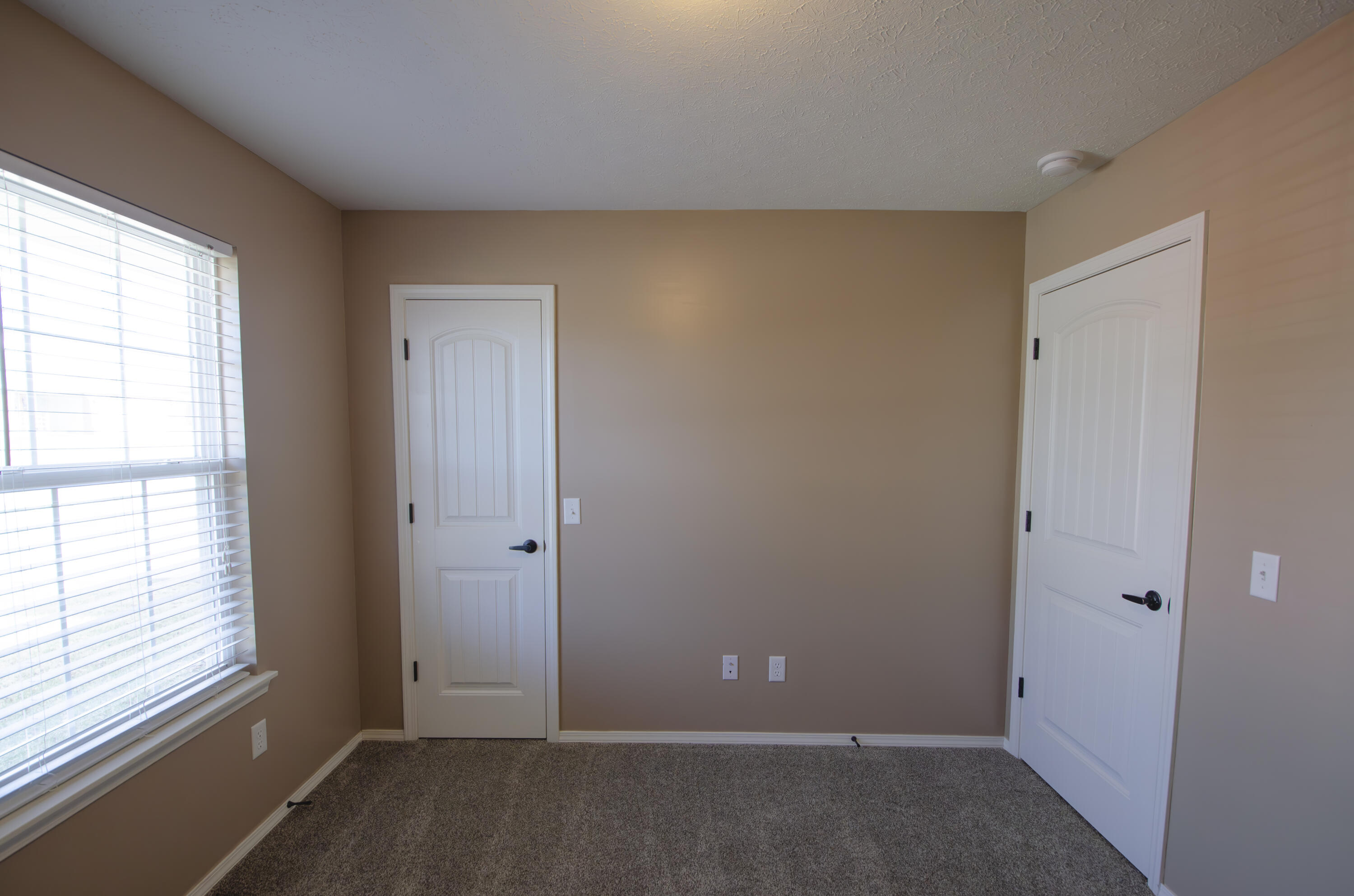 714 W Christopher Lane