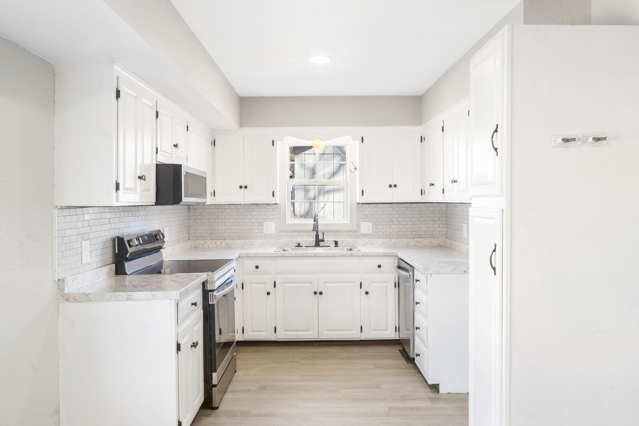 3115 W Edward Street