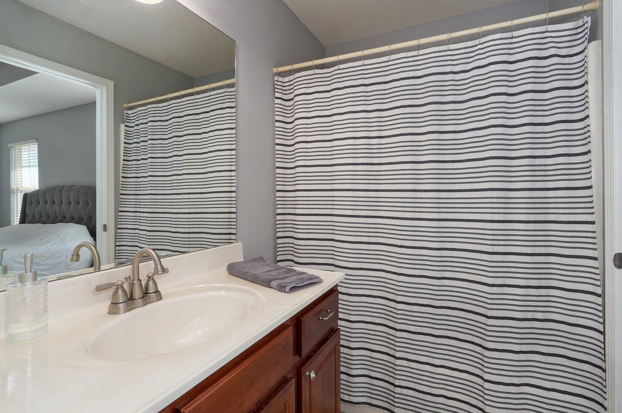 2512 West Cover Drive