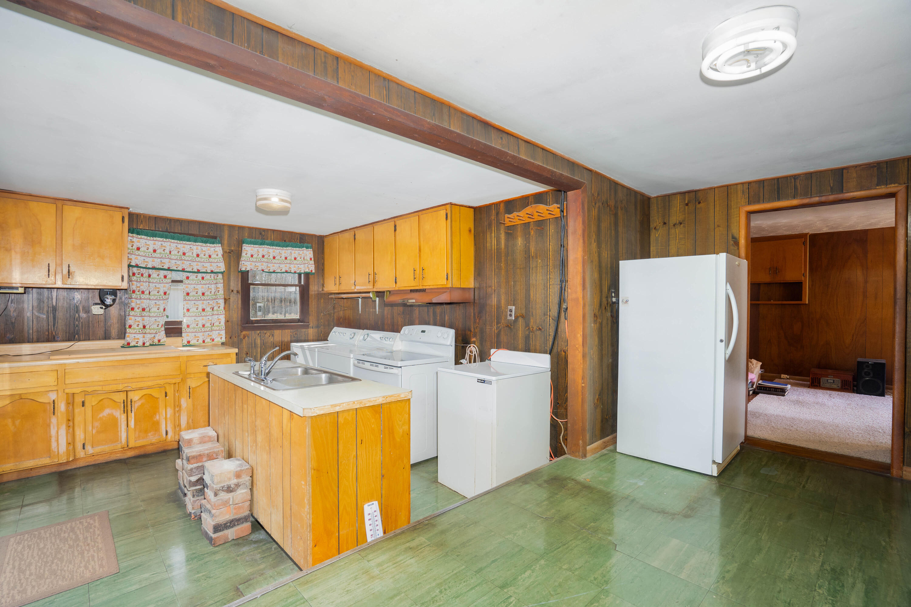 1361 N Farm Road 245