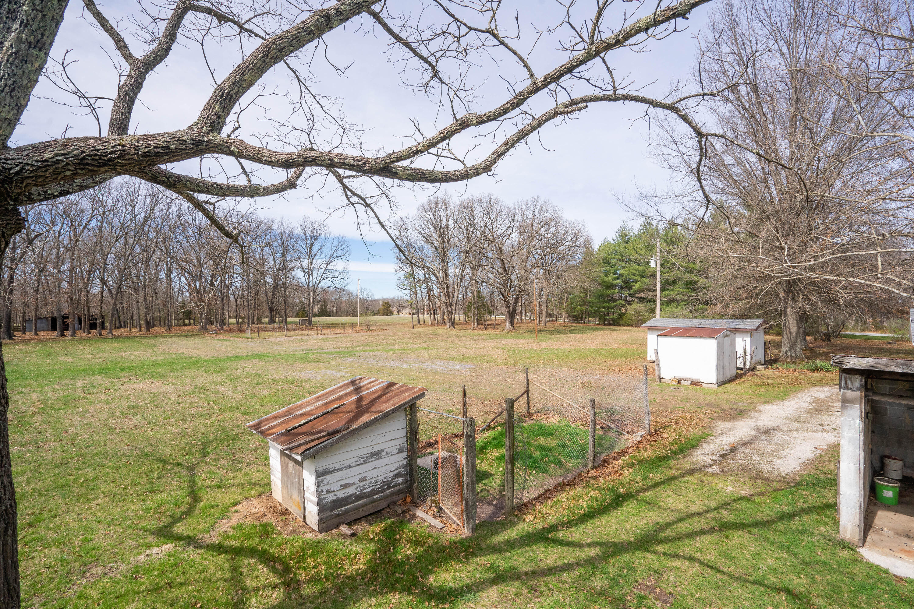 1361 N Farm Road 245