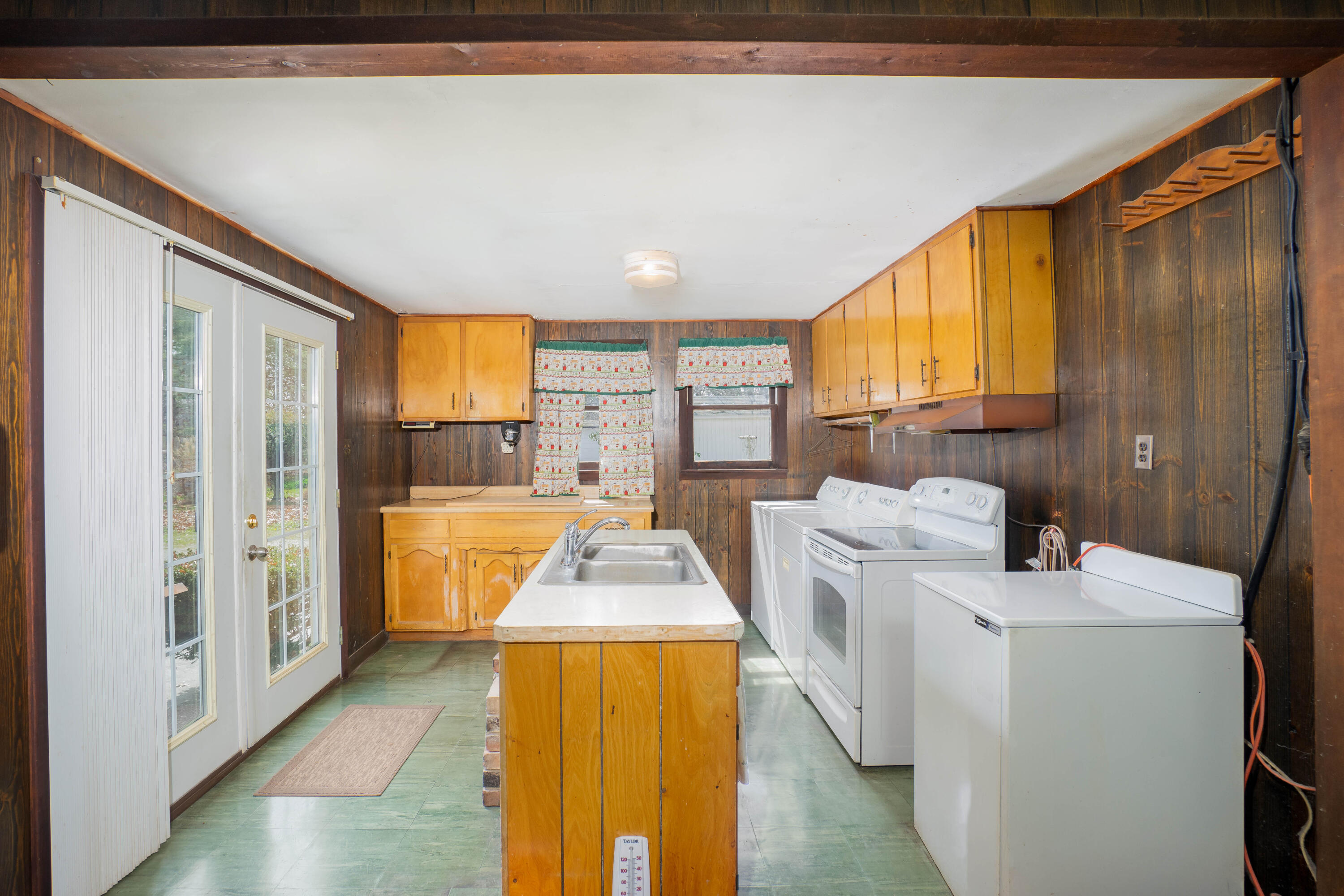 1361 N Farm Road 245