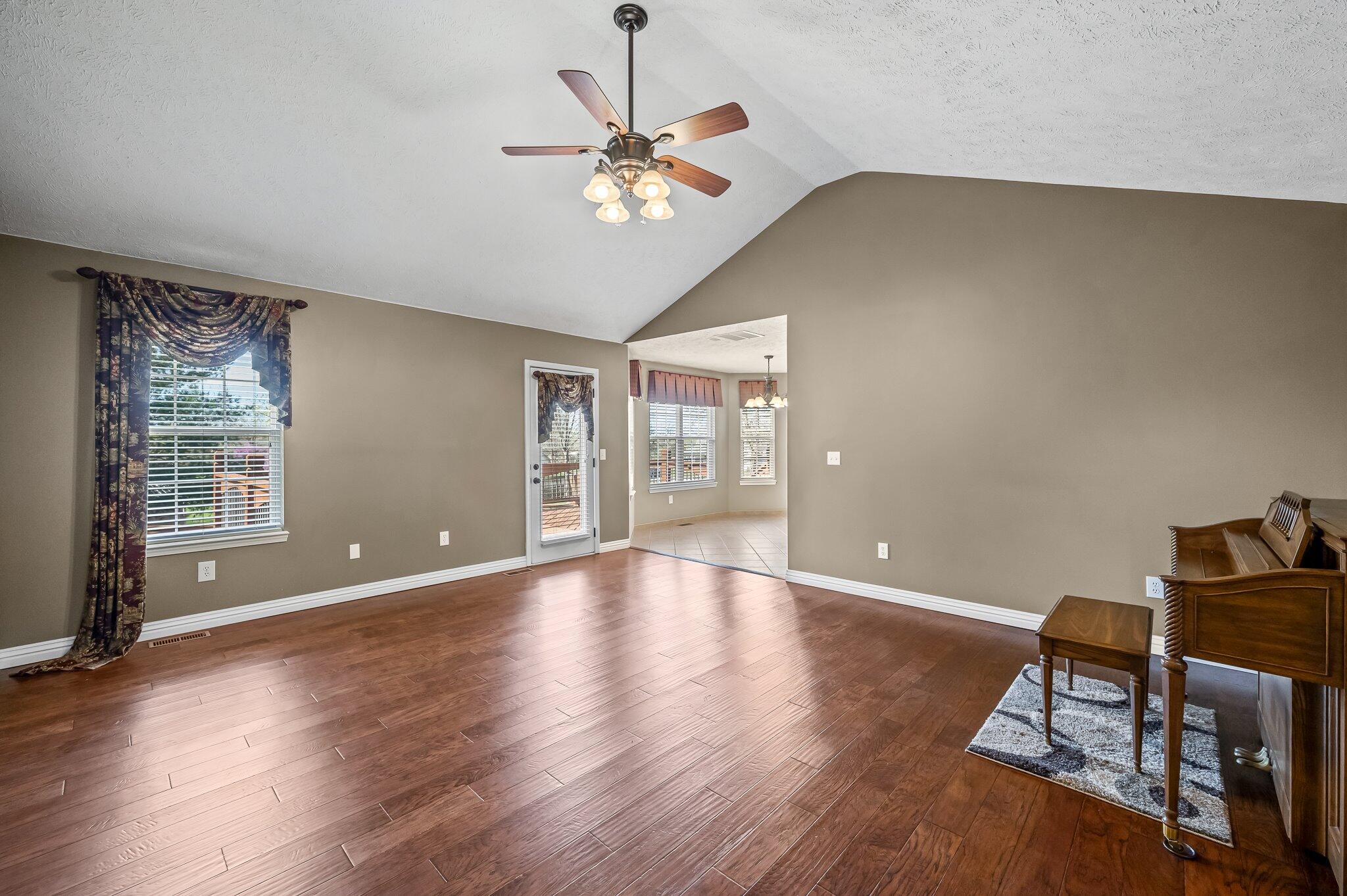 5102 North Graybrooke Drive