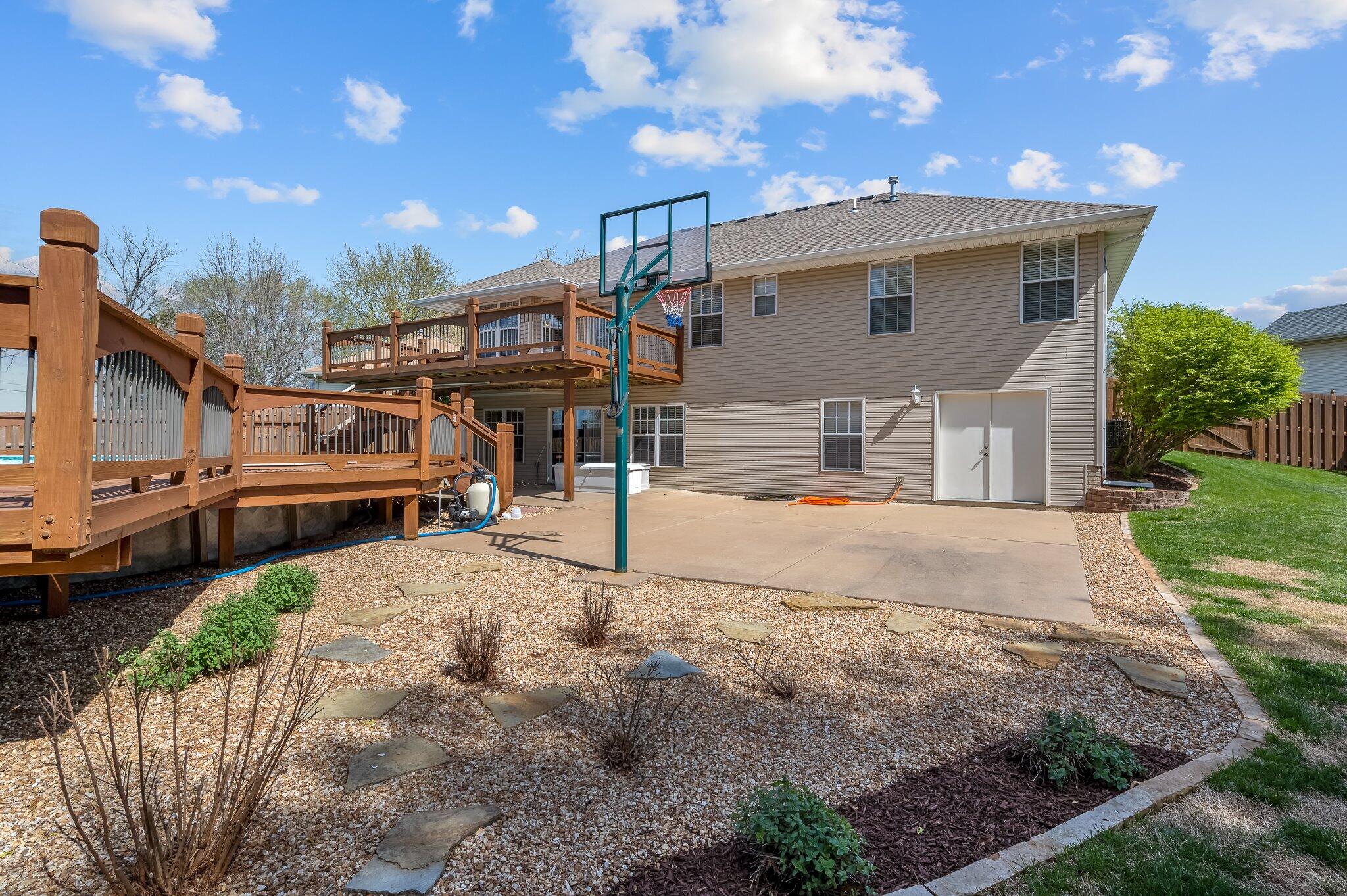 5102 North Graybrooke Drive