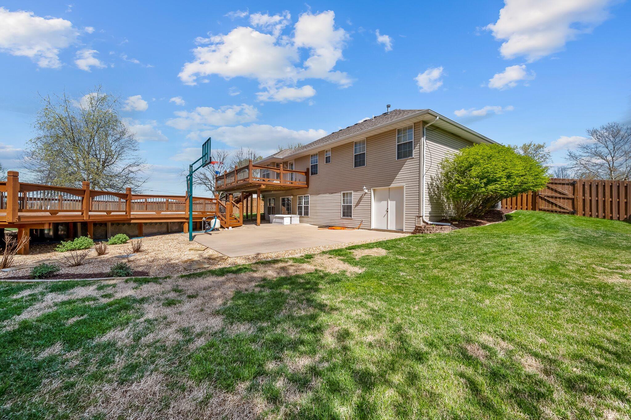 5102 North Graybrooke Drive