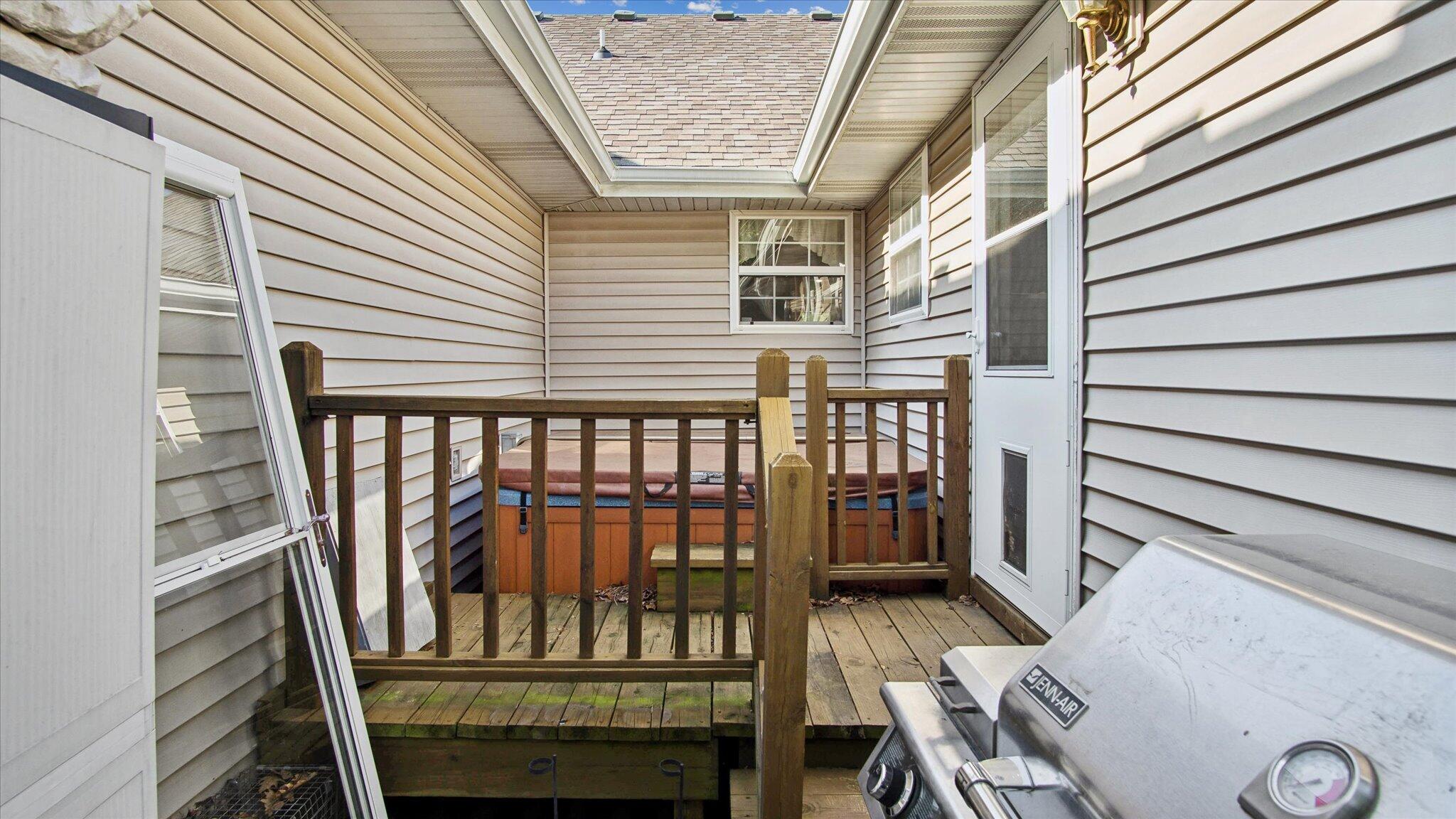 1302 E Primrose Lane