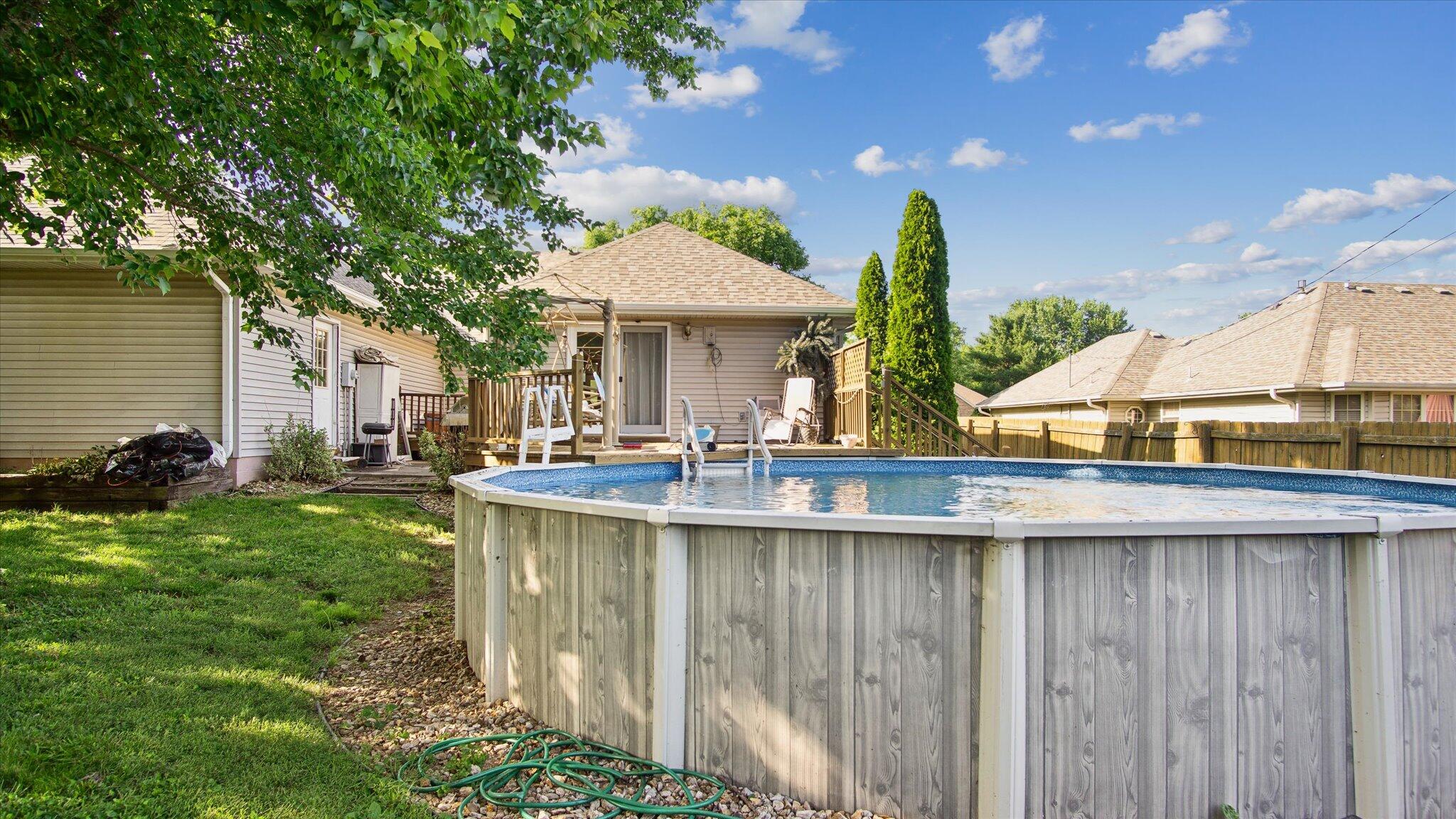 1302 E Primrose Lane