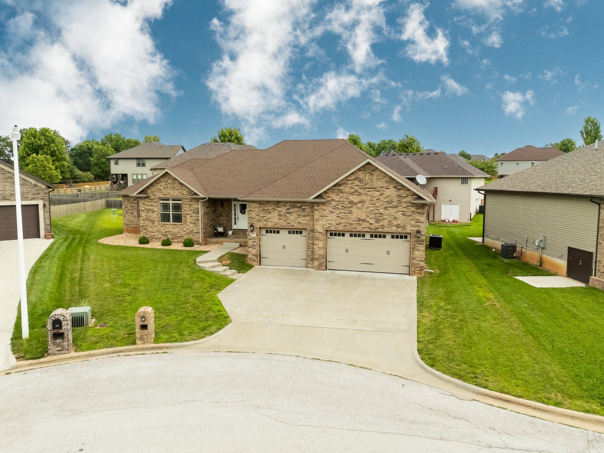 465 Nightingale Court