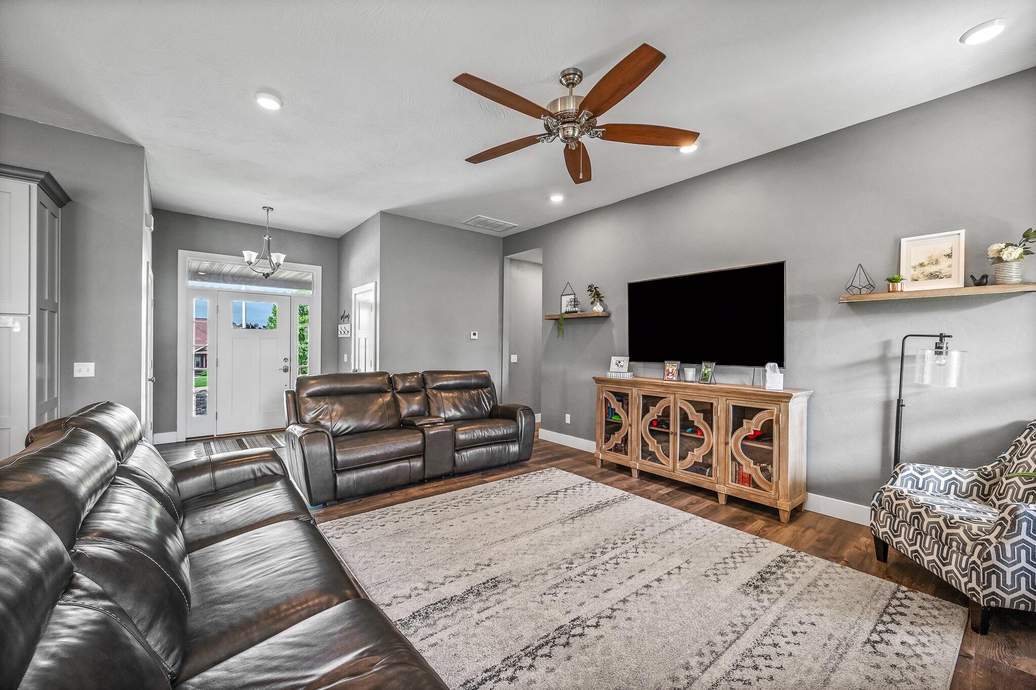 465 Nightingale Court