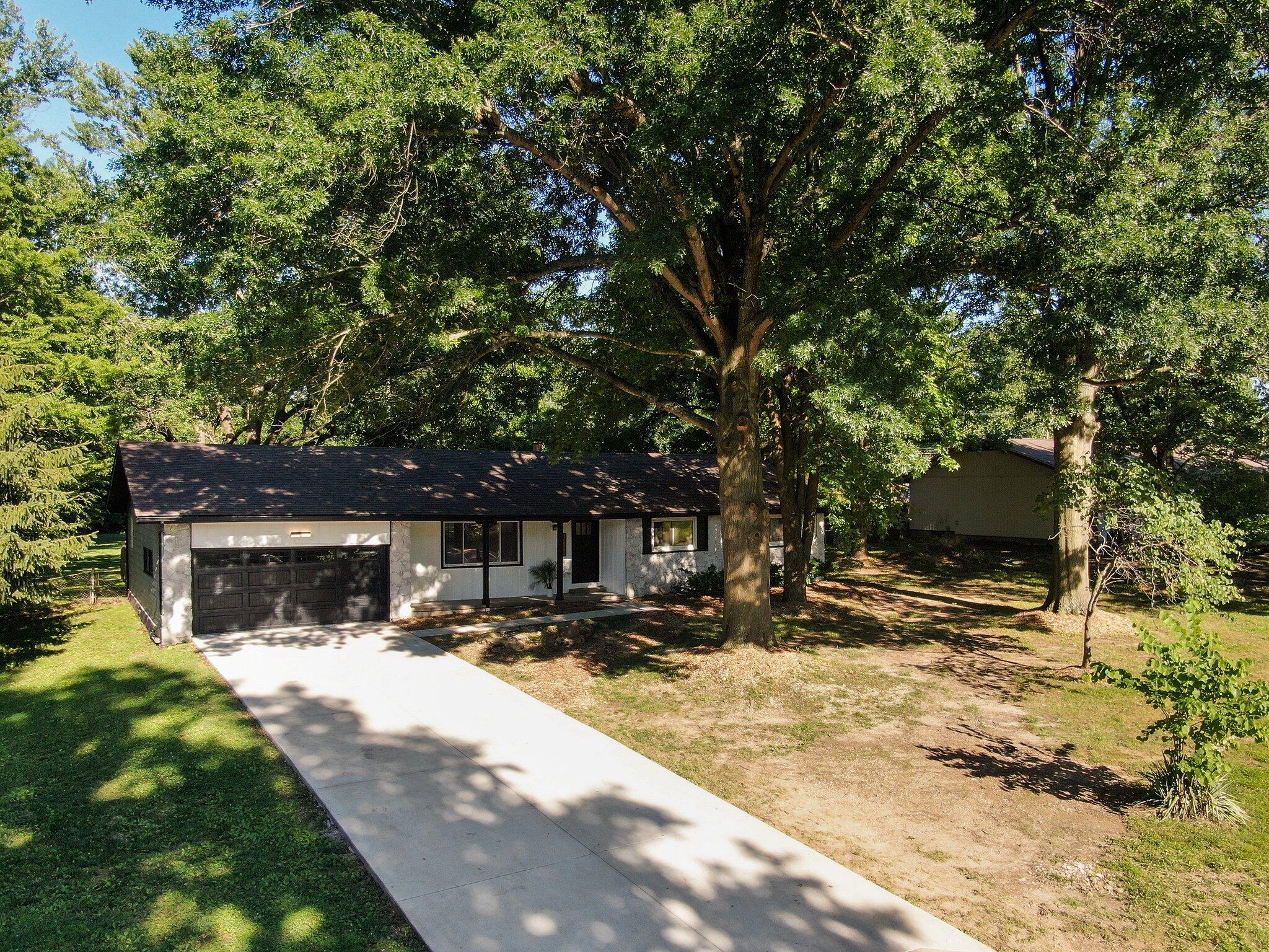 4250 South Farm Rd 131