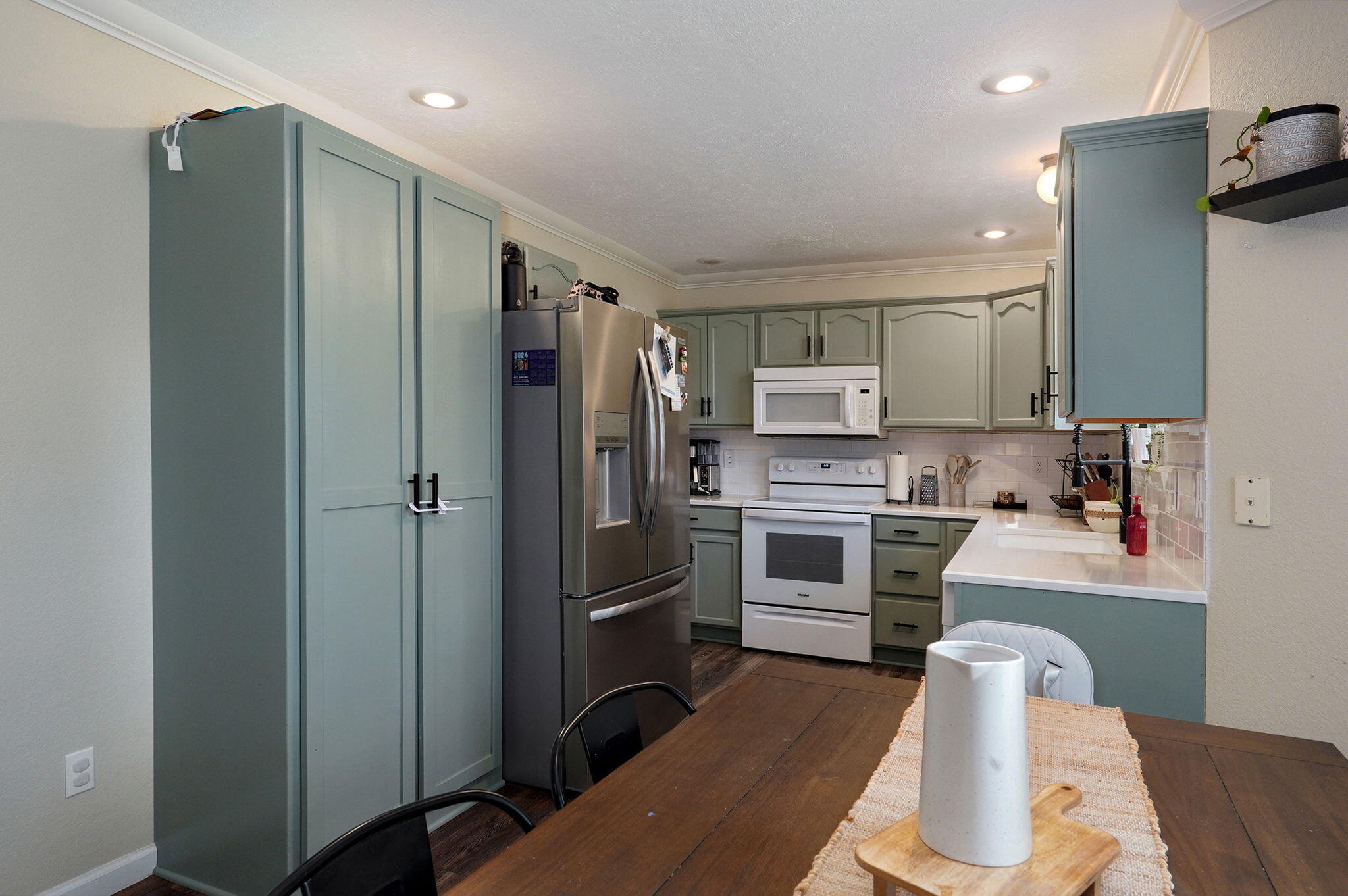 2613 E Moonlight Street