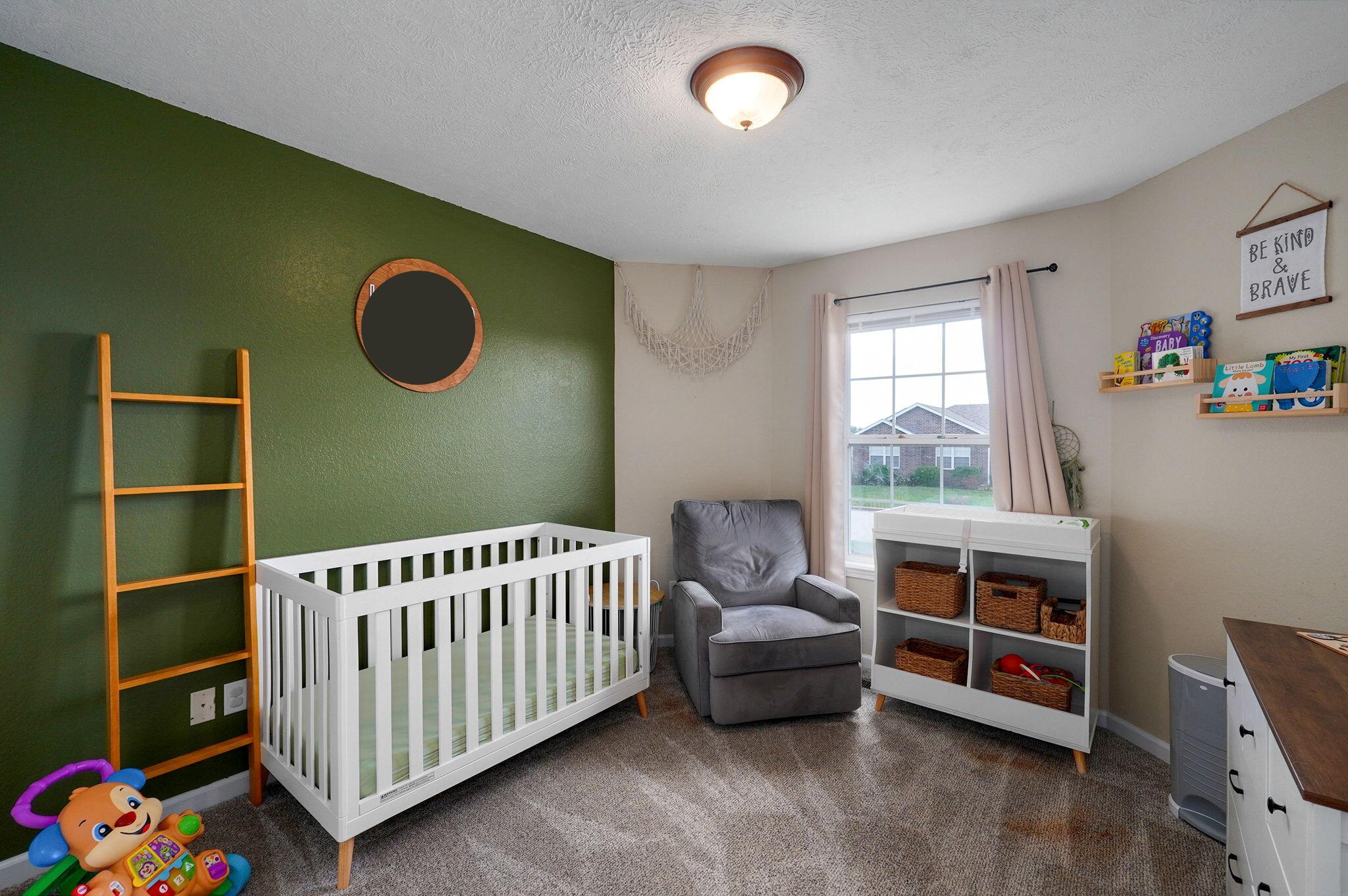 2613 E Moonlight Street