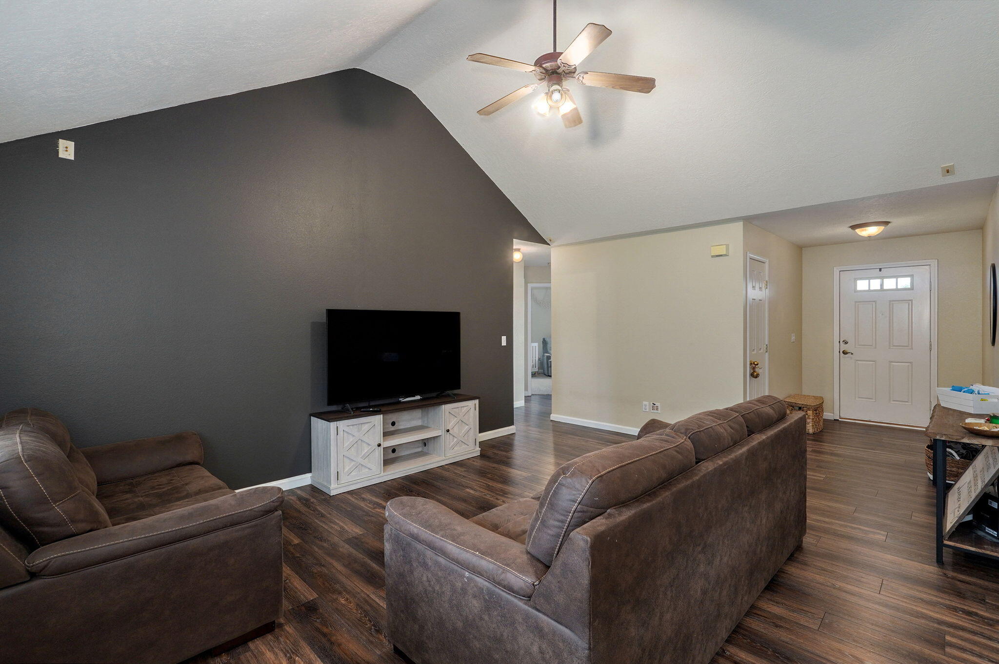 2613 E Moonlight Street