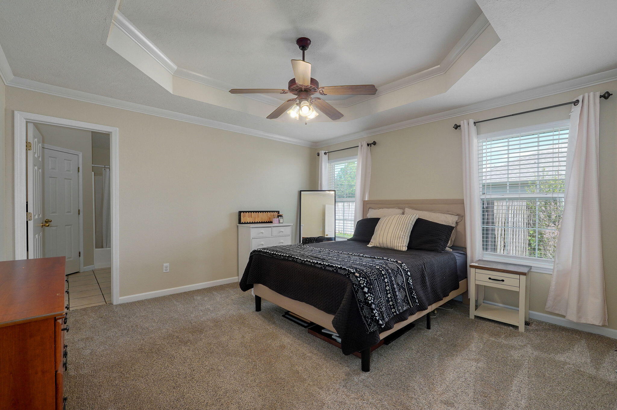 2613 E Moonlight Street