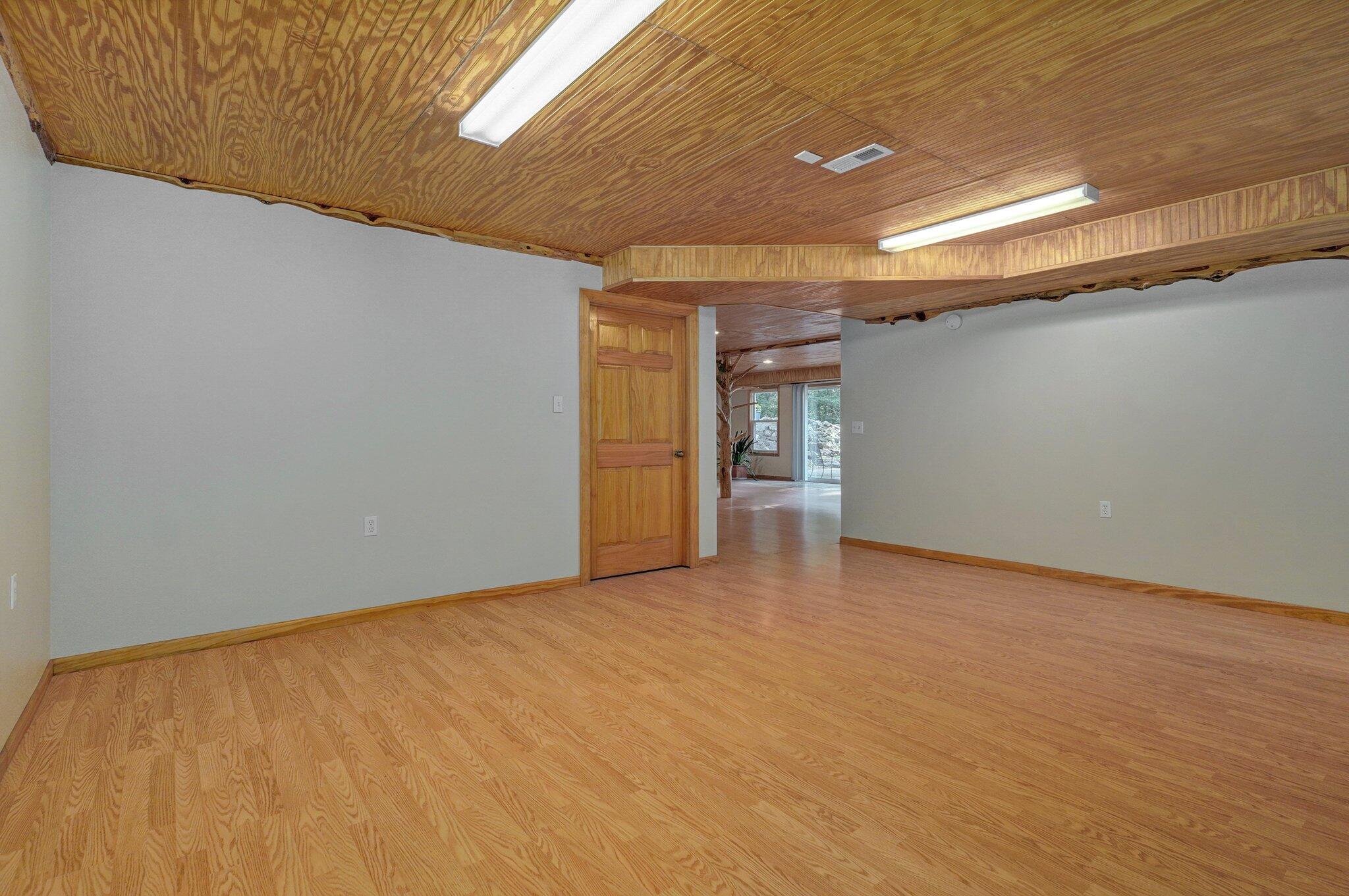 141 E 470th Road