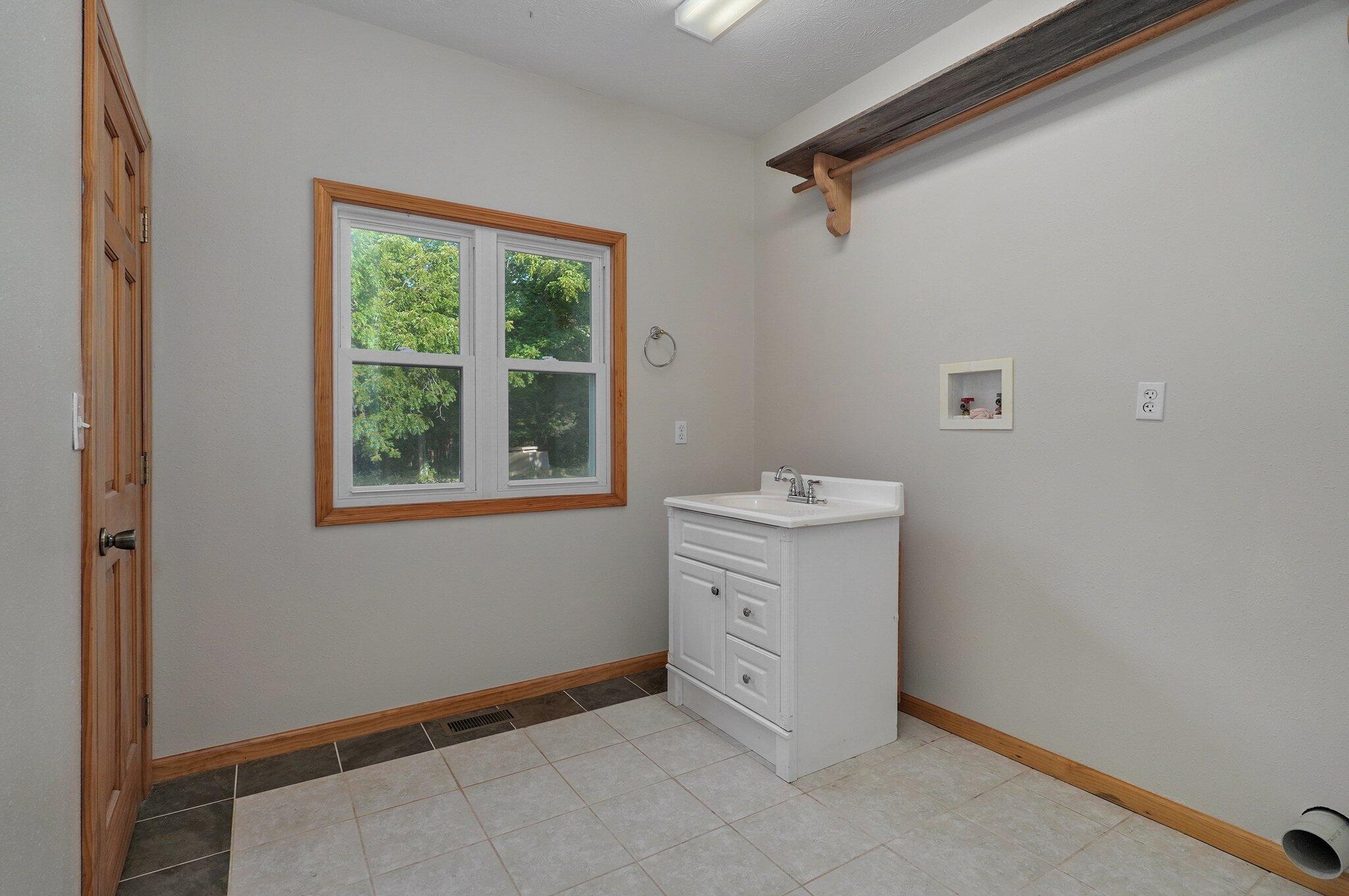 141 E 470th Road