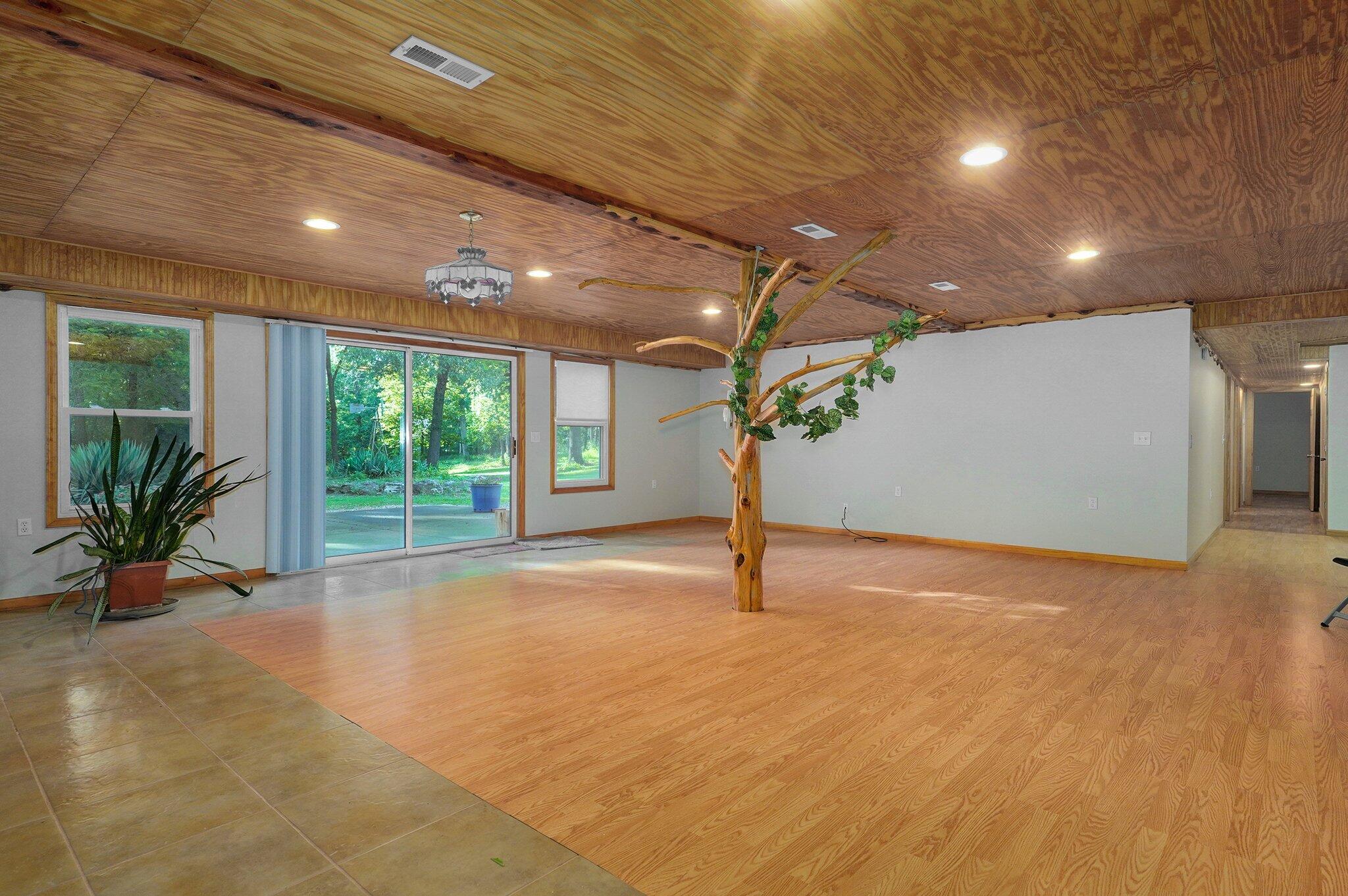 141 E 470th Road
