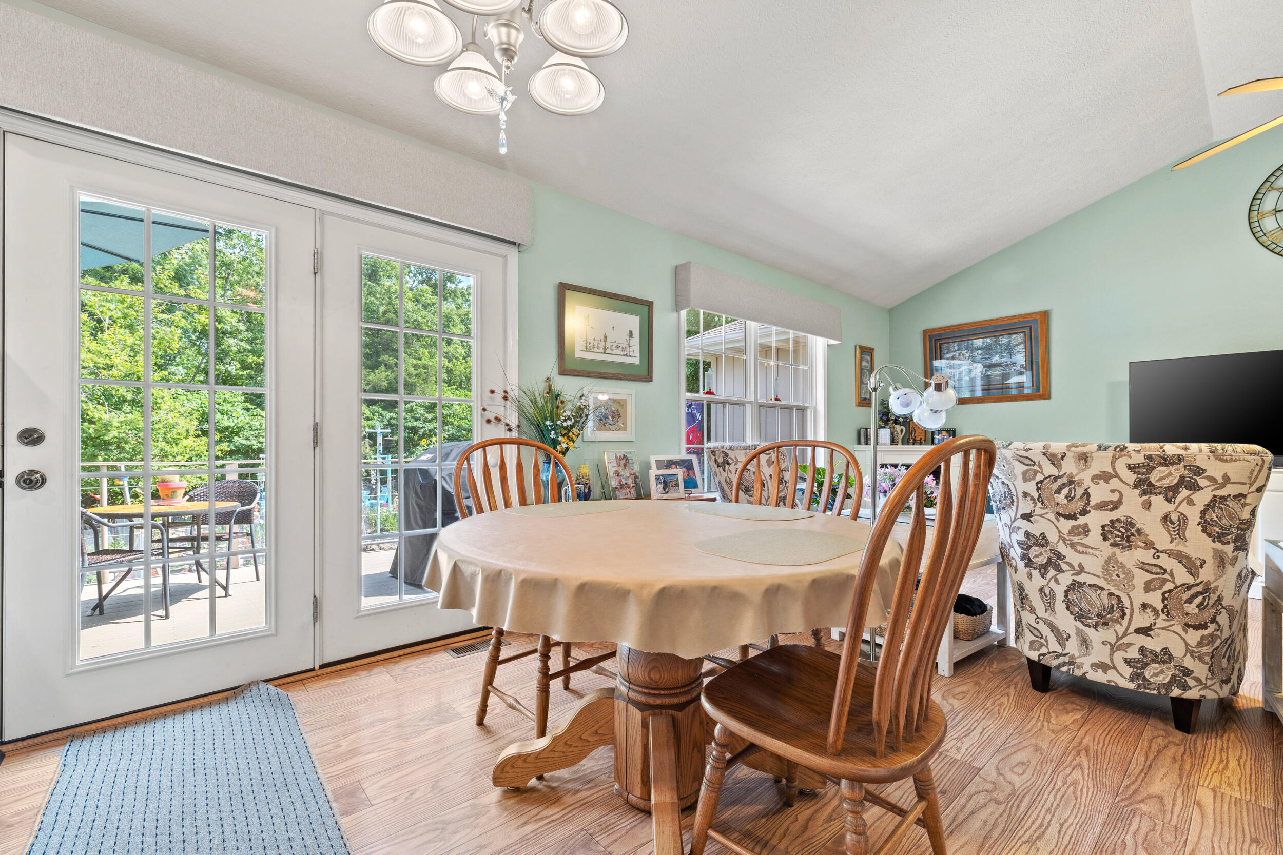 300 Roundhill Road