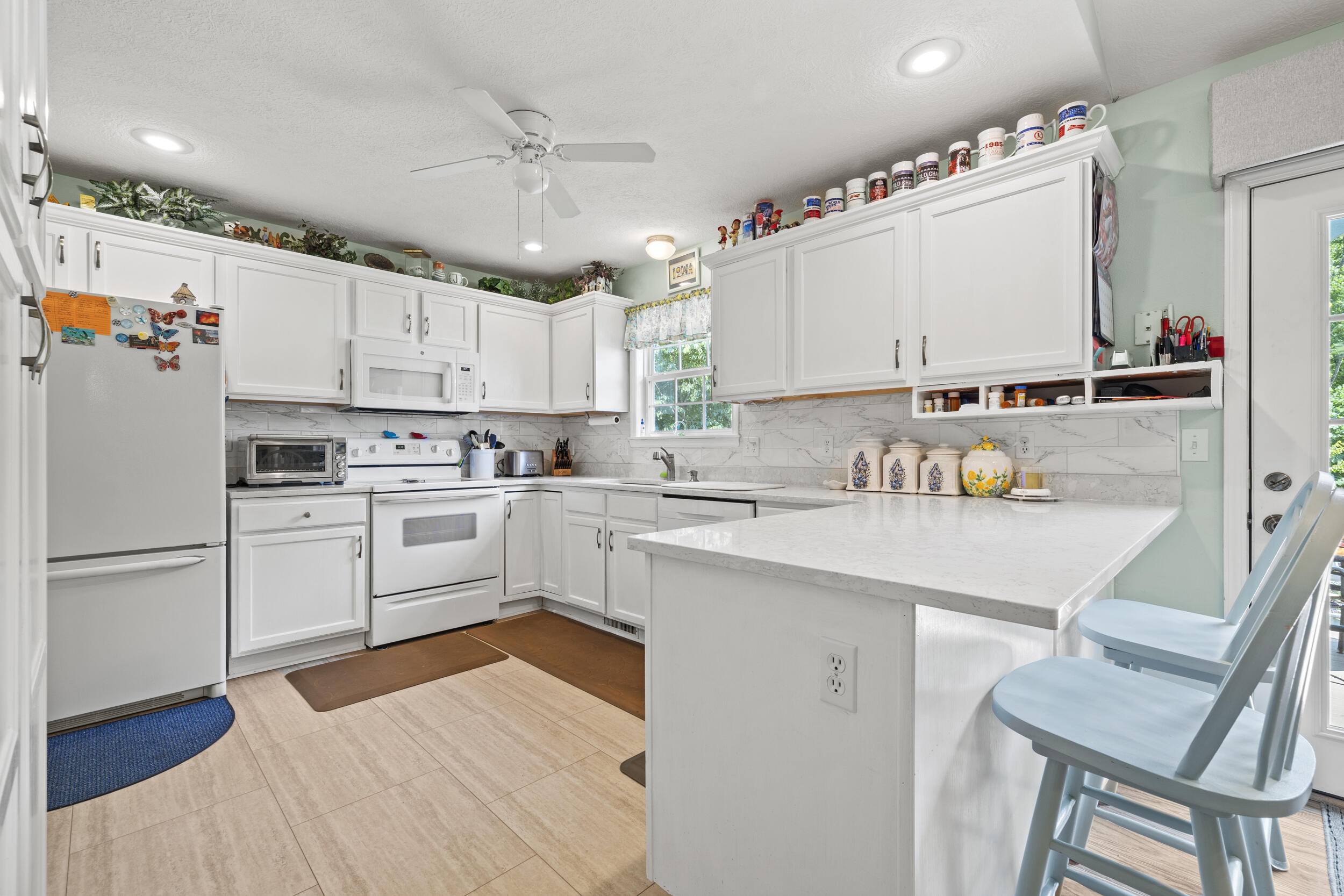300 Roundhill Road