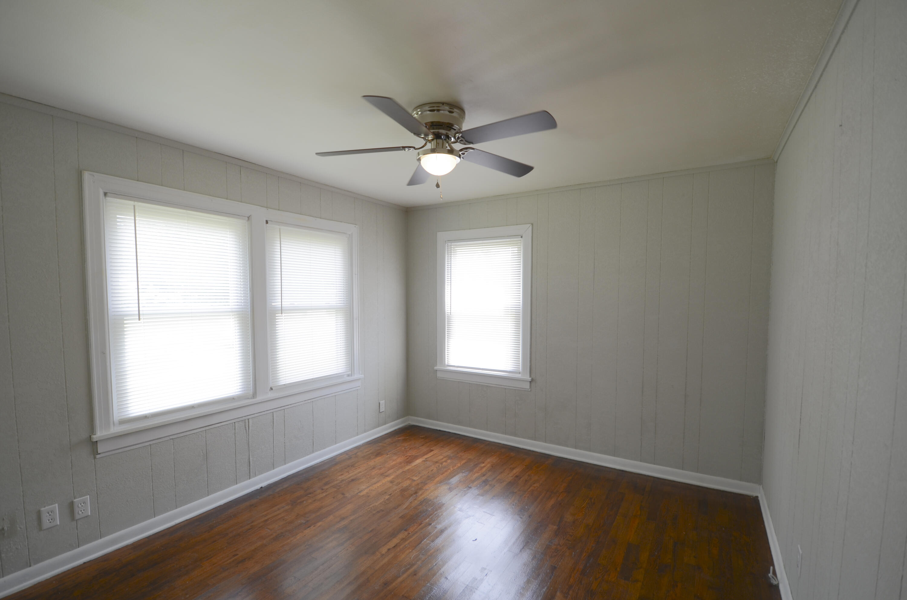 917 W Della Street