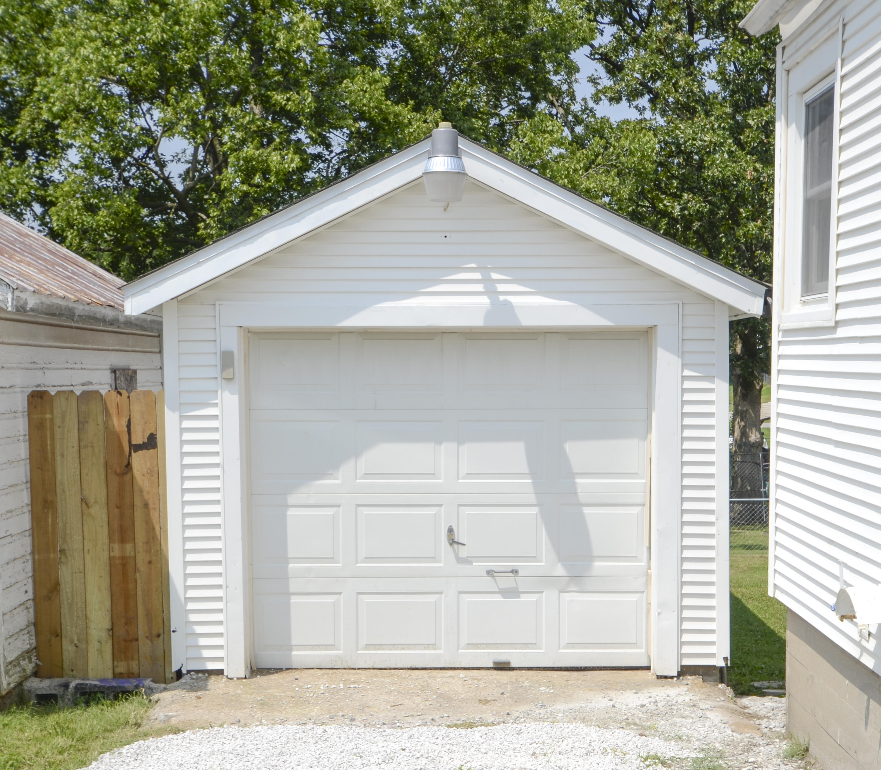 917 W Della Street