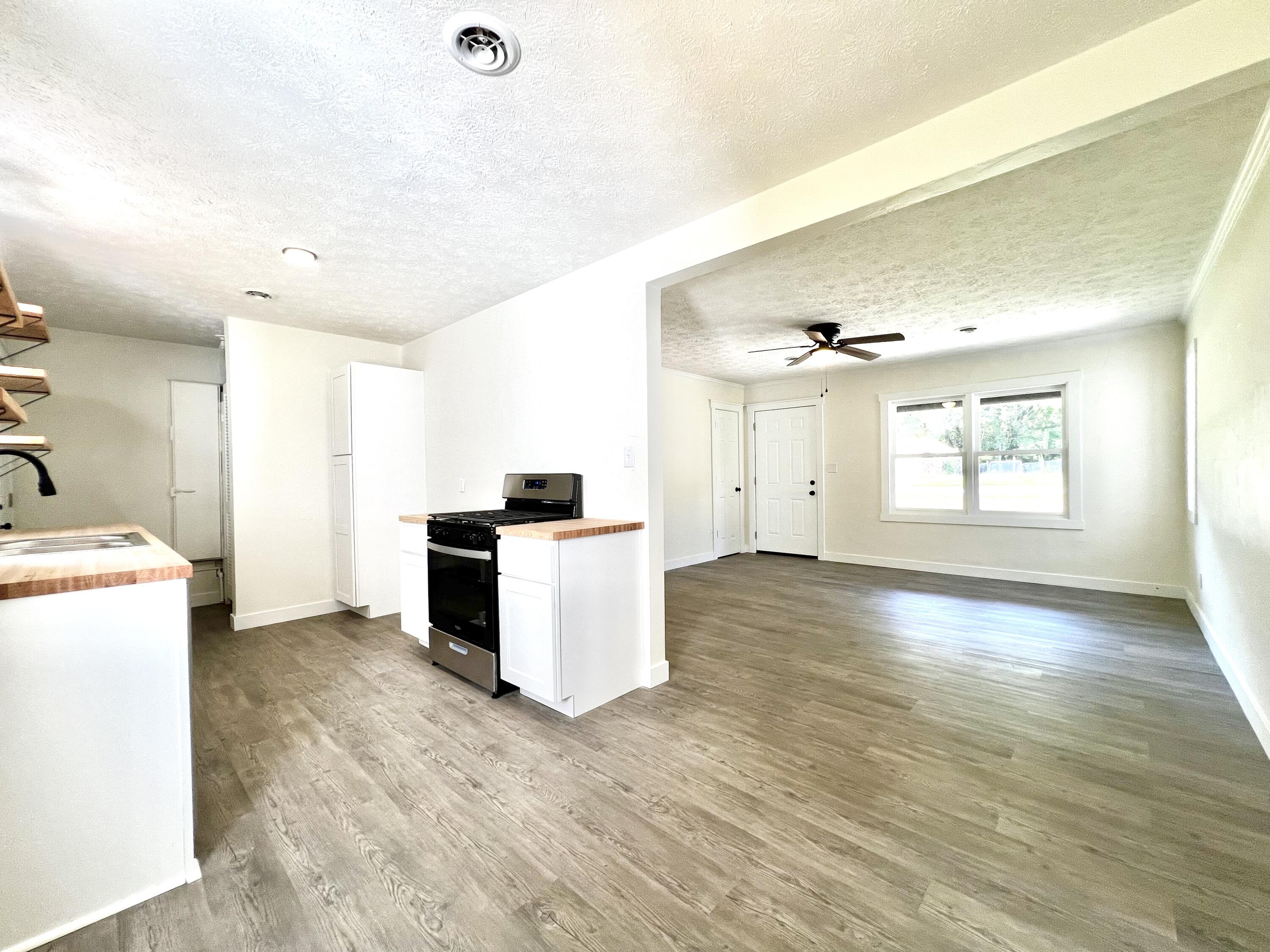 2018 S Lone Pine Avenue