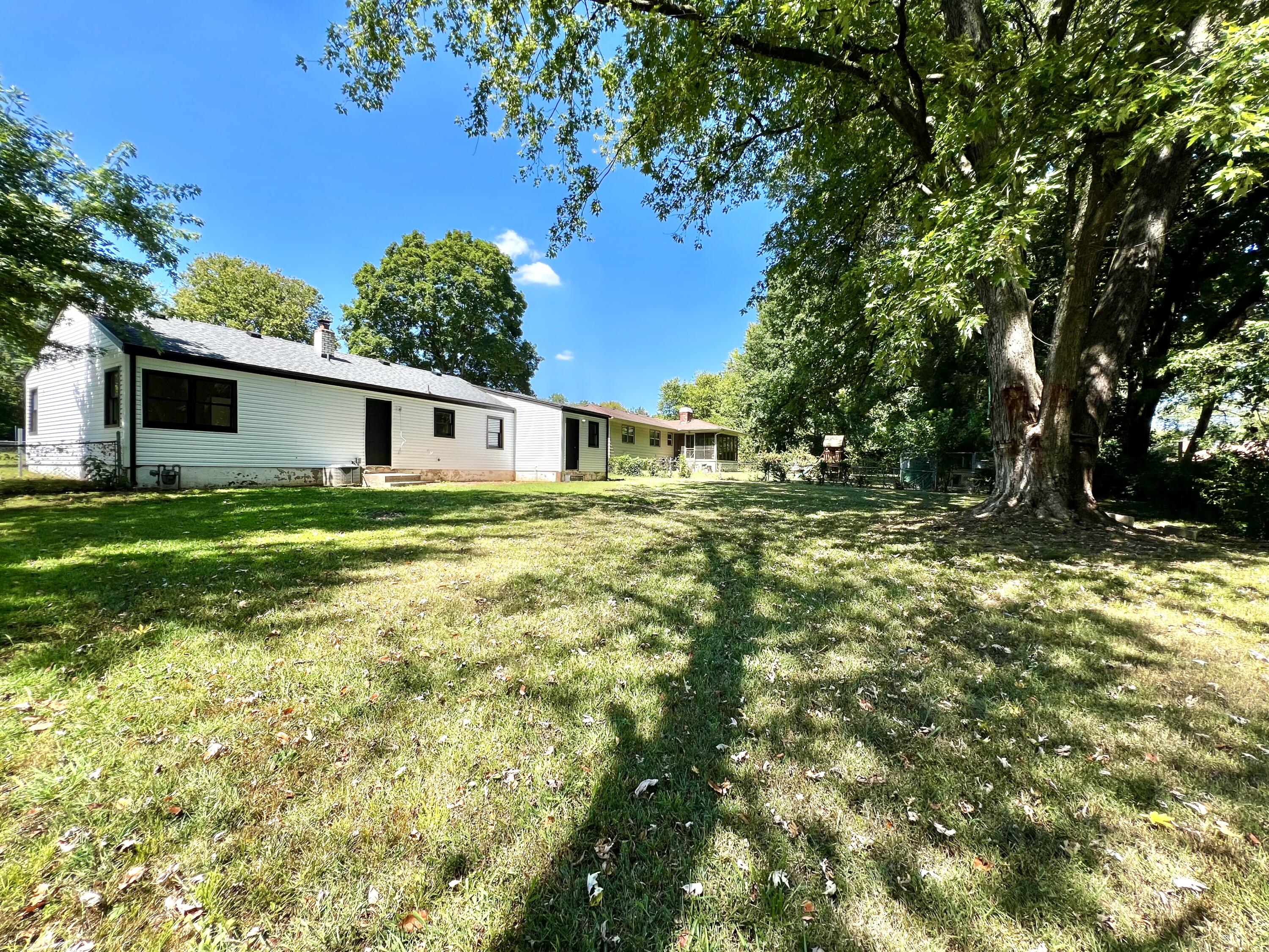 2018 S Lone Pine Avenue