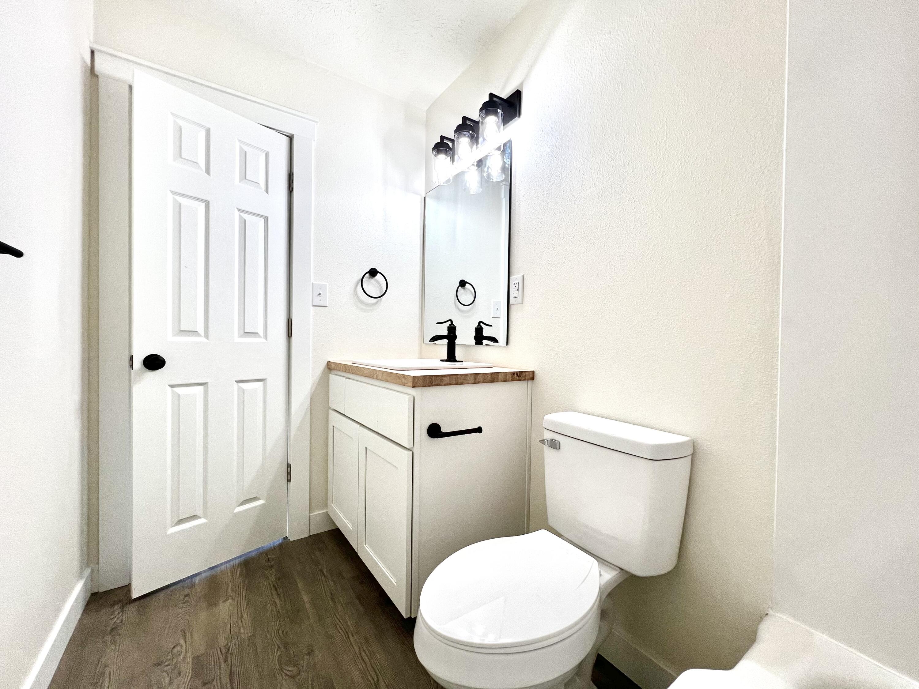 2018 S Lone Pine Avenue