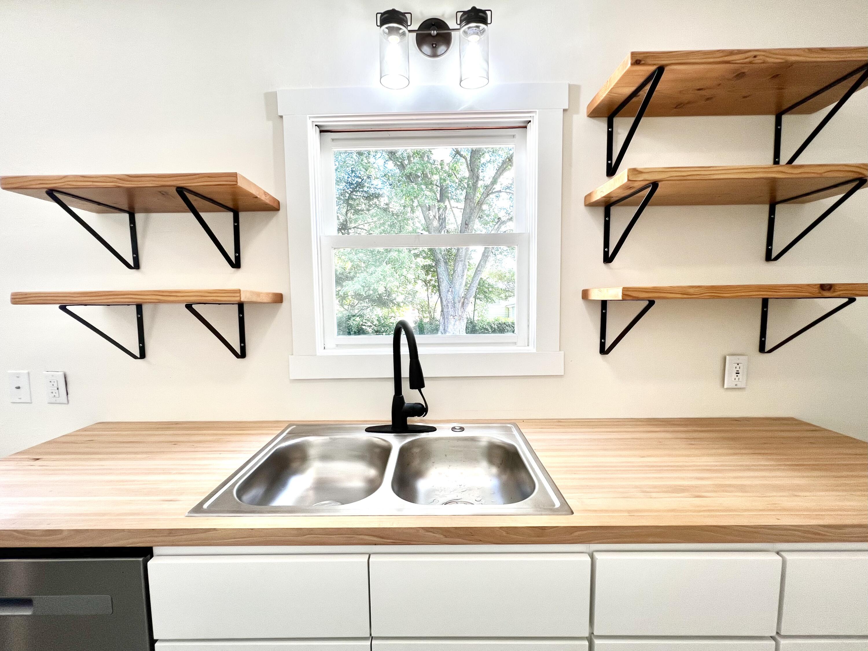 2018 S Lone Pine Avenue