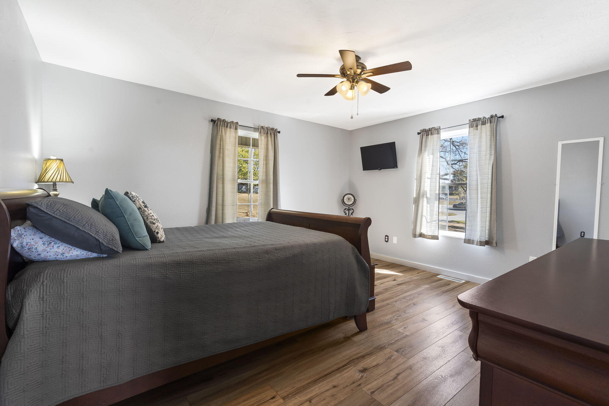 24 W Cherry Street