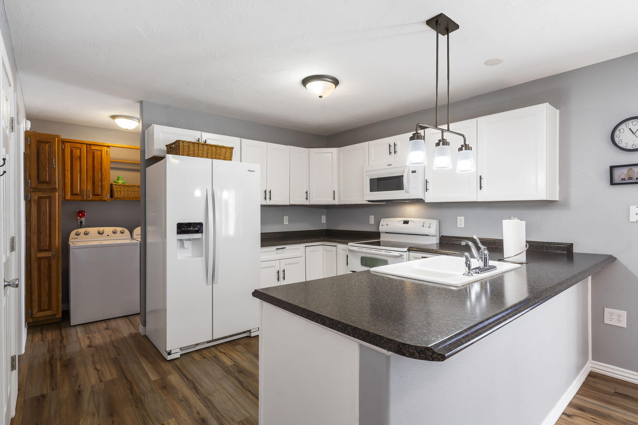 24 W Cherry Street