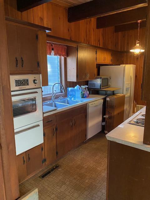 1389 S Farm Road 219