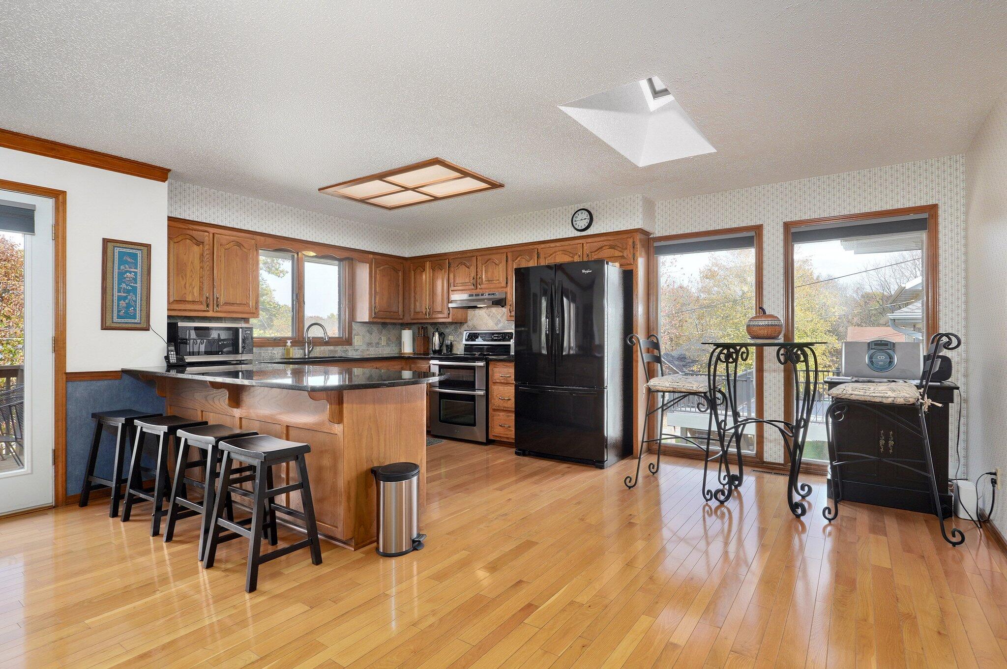 1967 W Inglewood Street