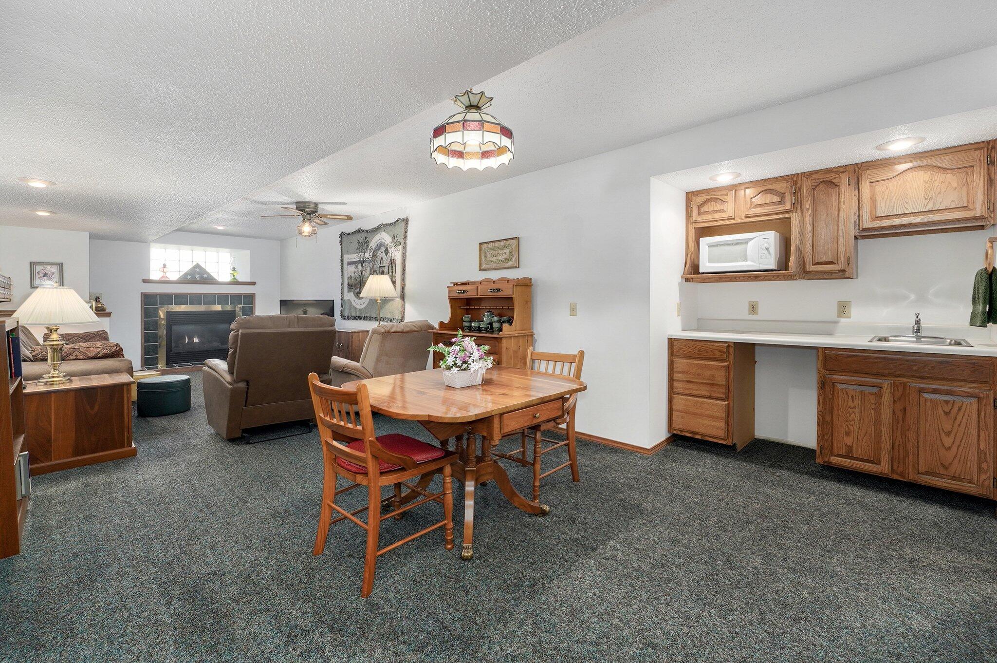 1967 W Inglewood Street