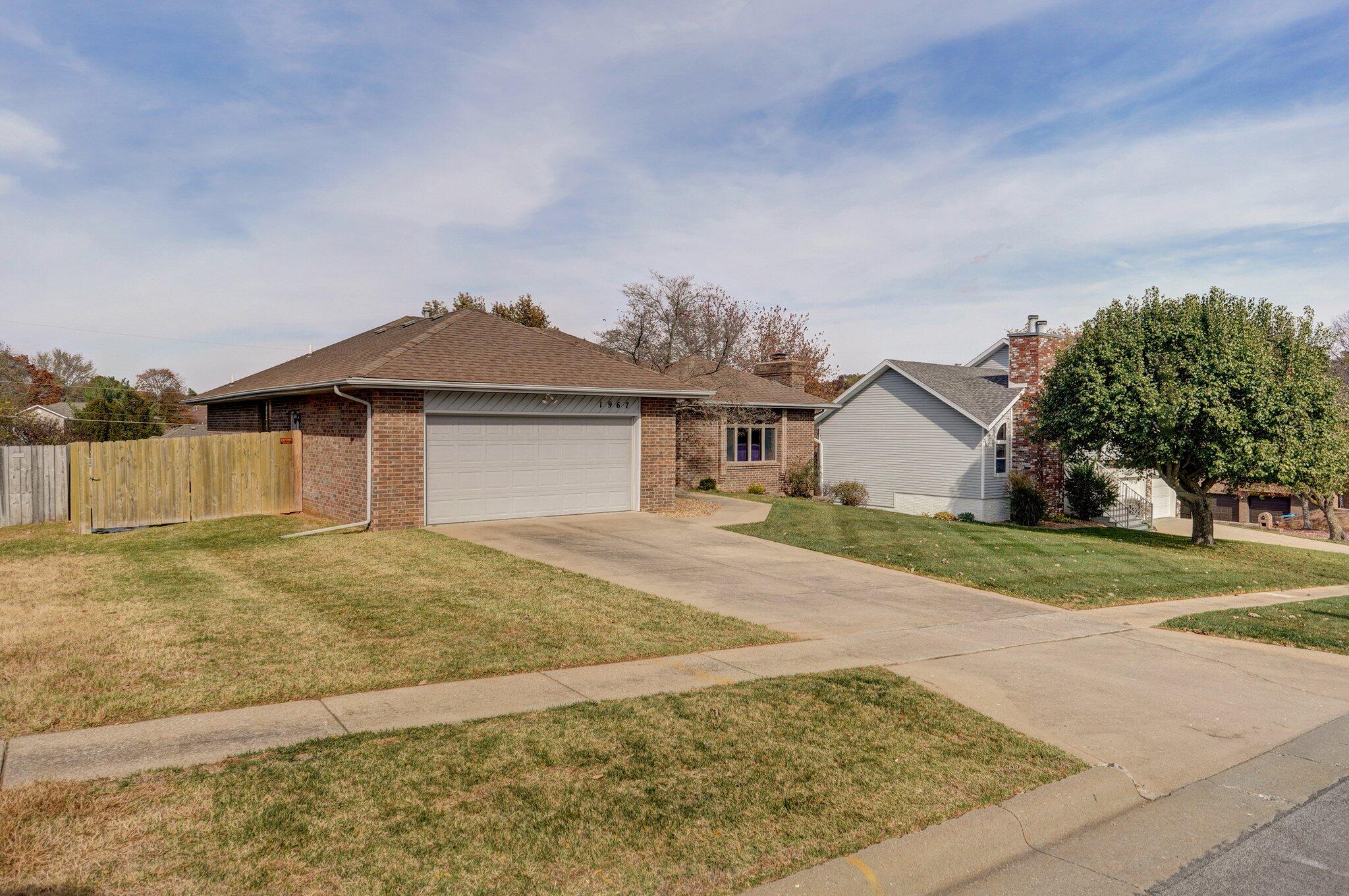 1967 W Inglewood Street