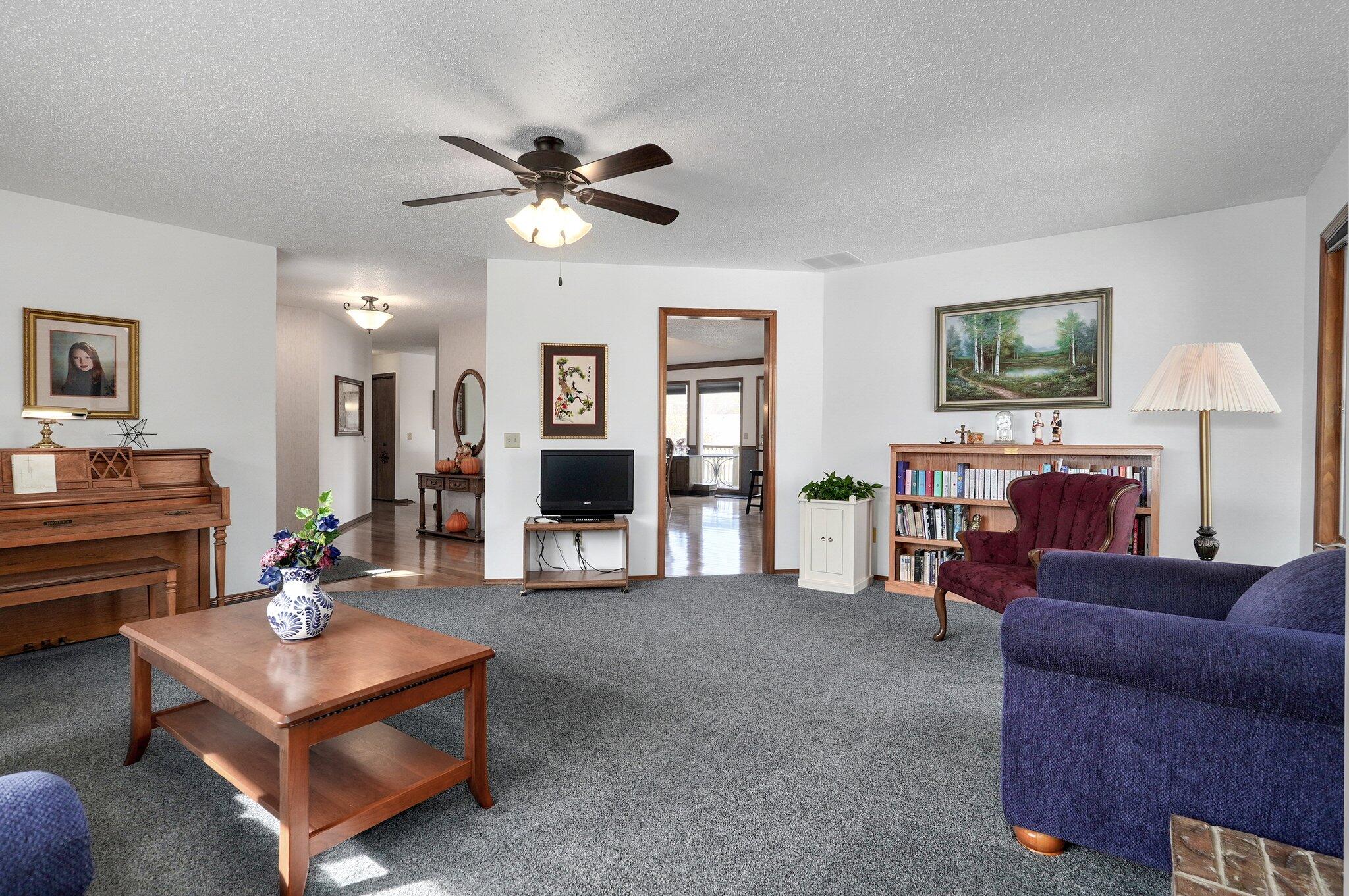 1967 W Inglewood Street