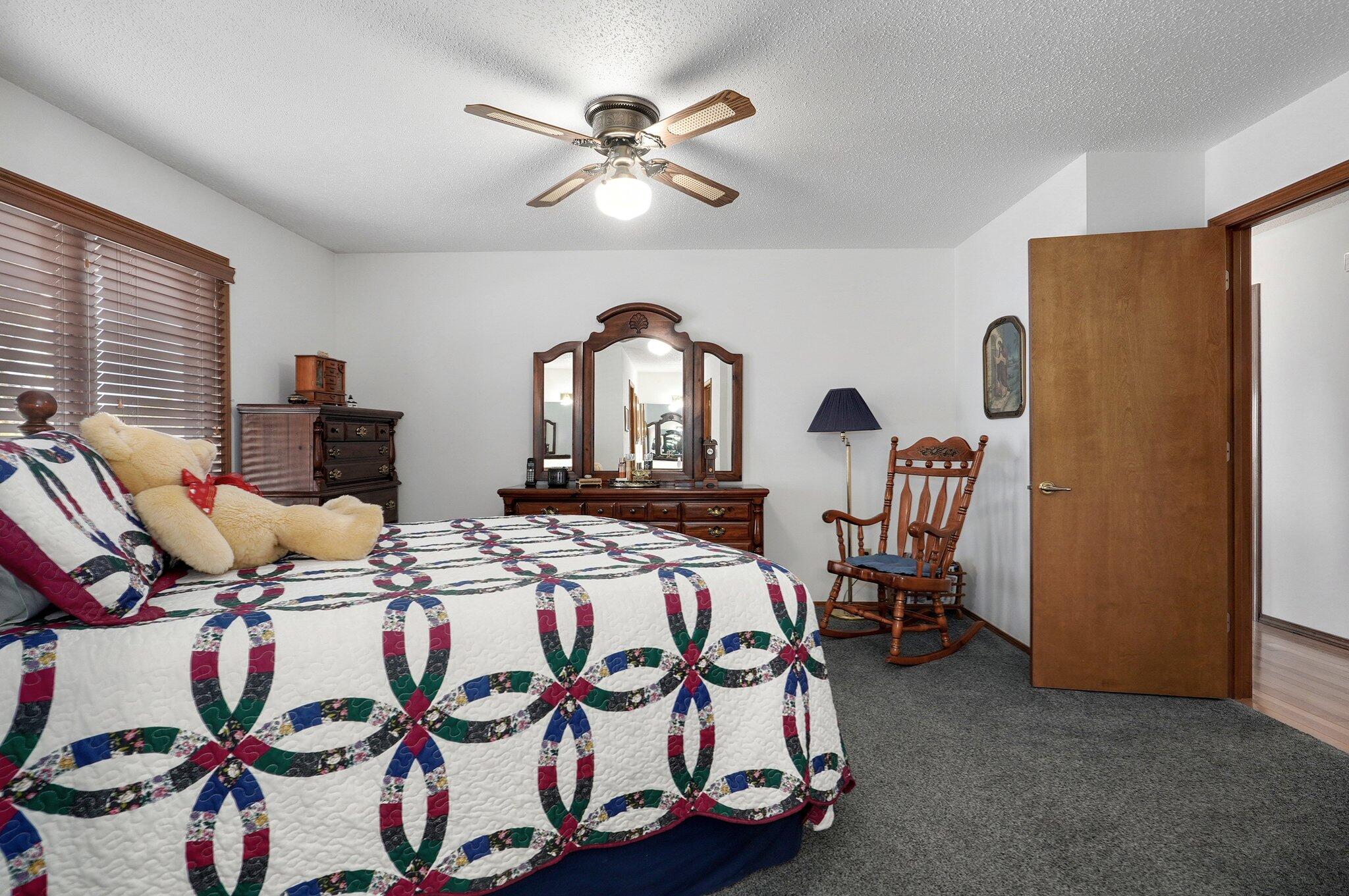 1967 W Inglewood Street