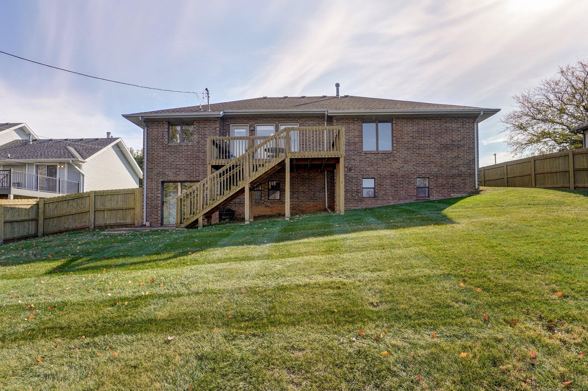 1967 W Inglewood Street