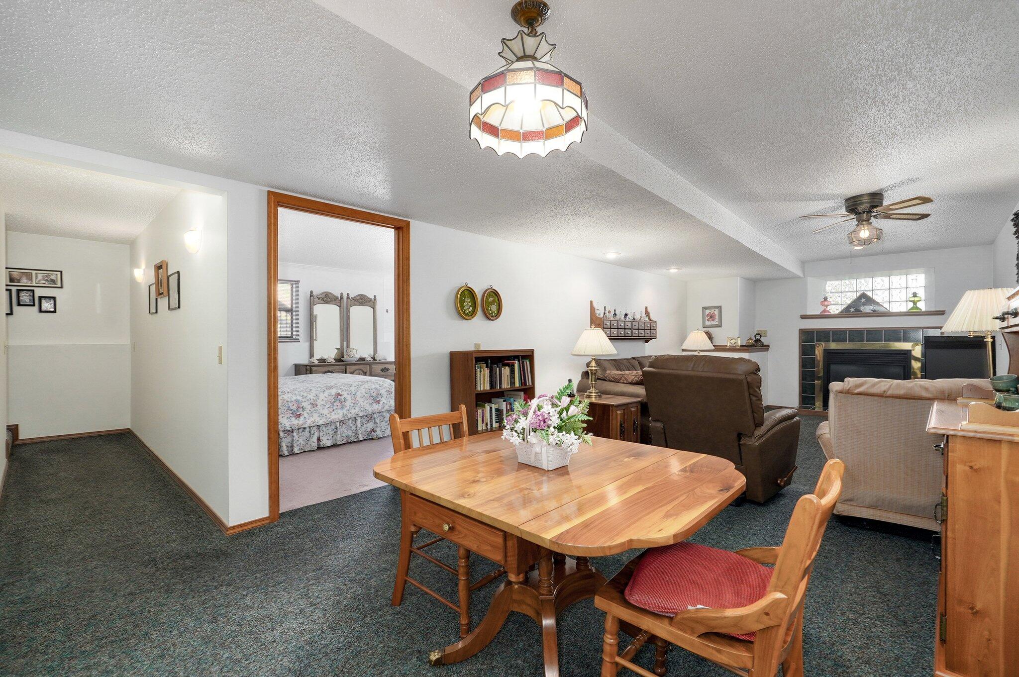 1967 W Inglewood Street