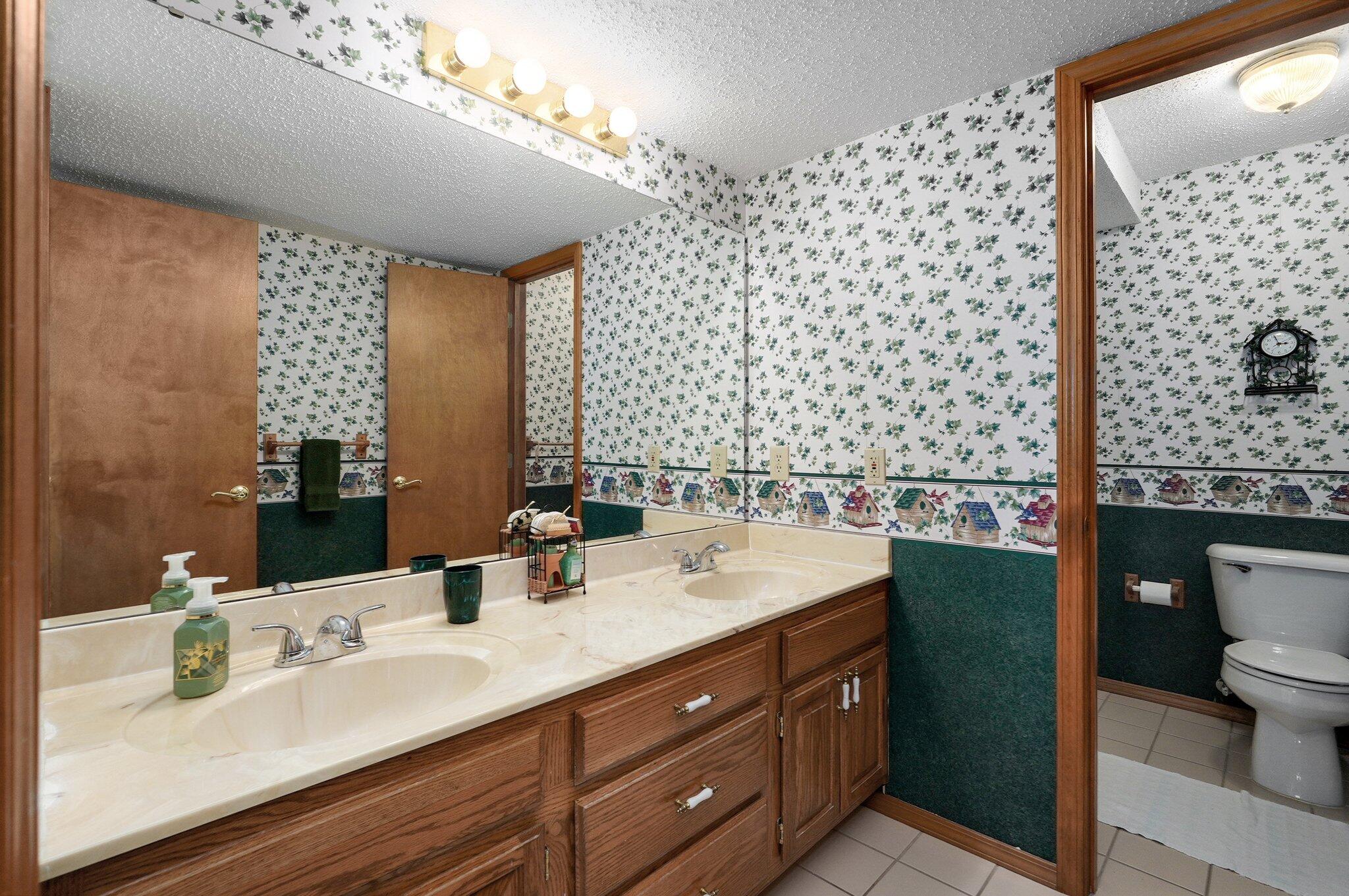 1967 W Inglewood Street