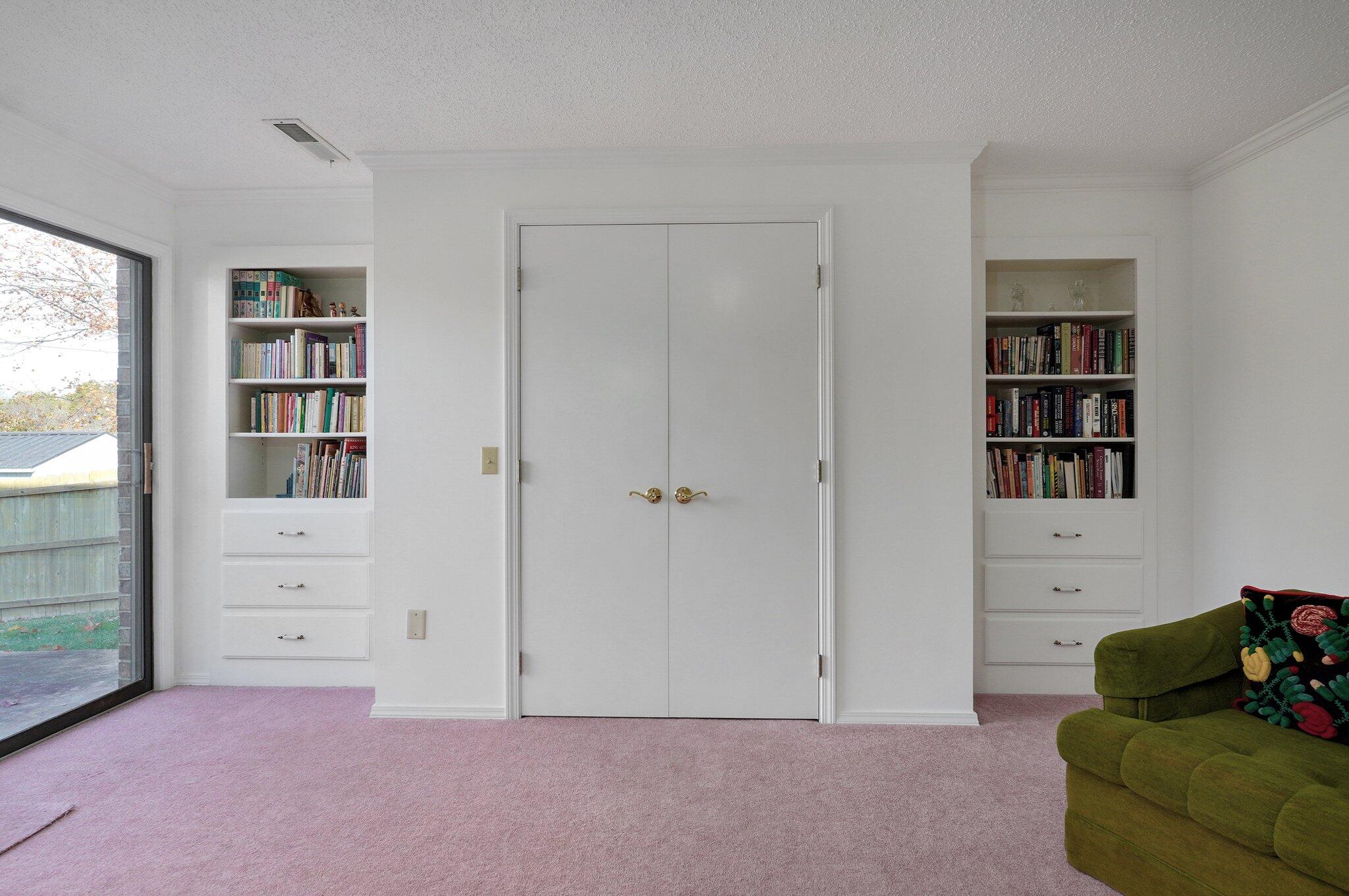 1967 W Inglewood Street