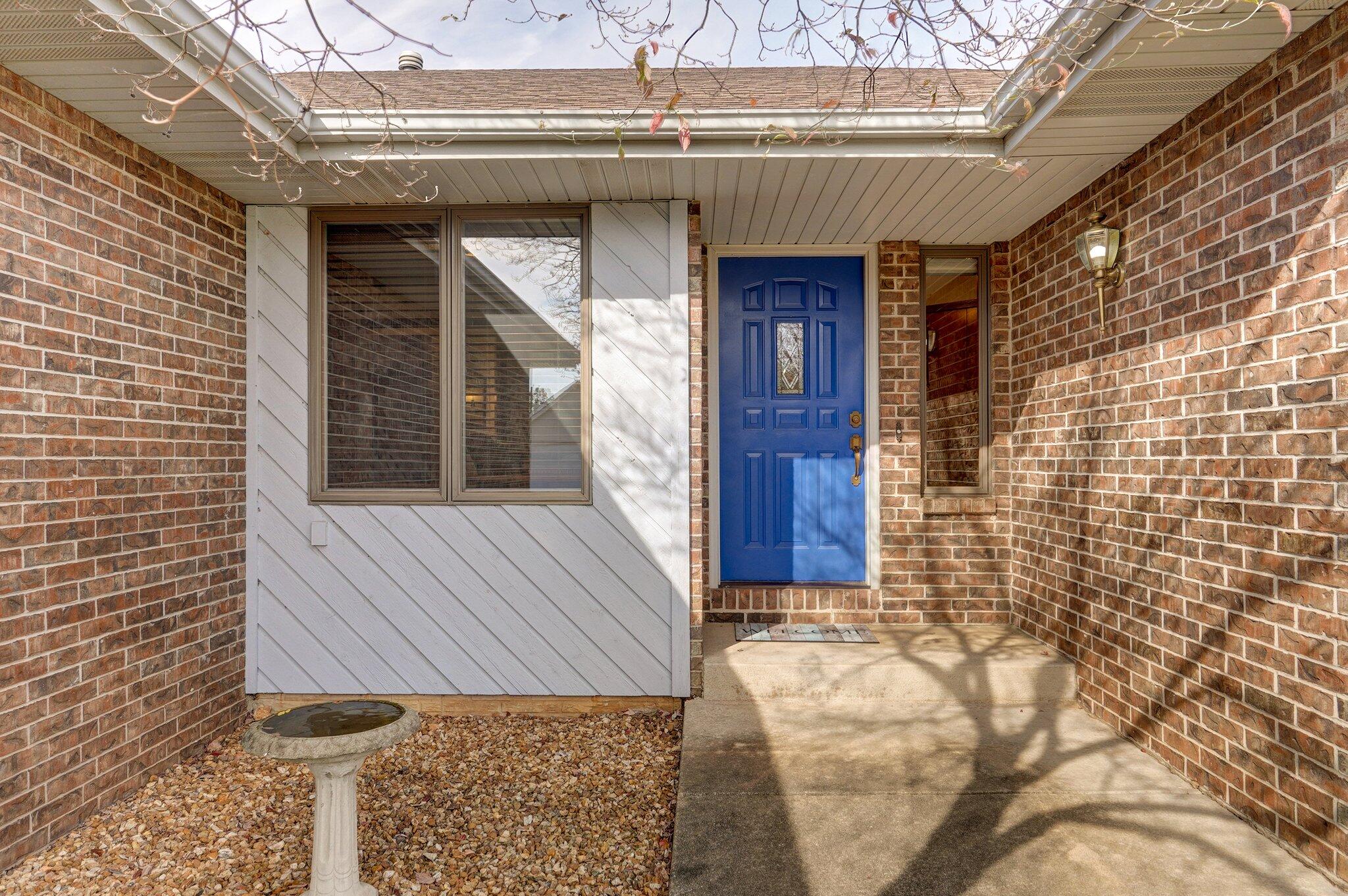 1967 W Inglewood Street