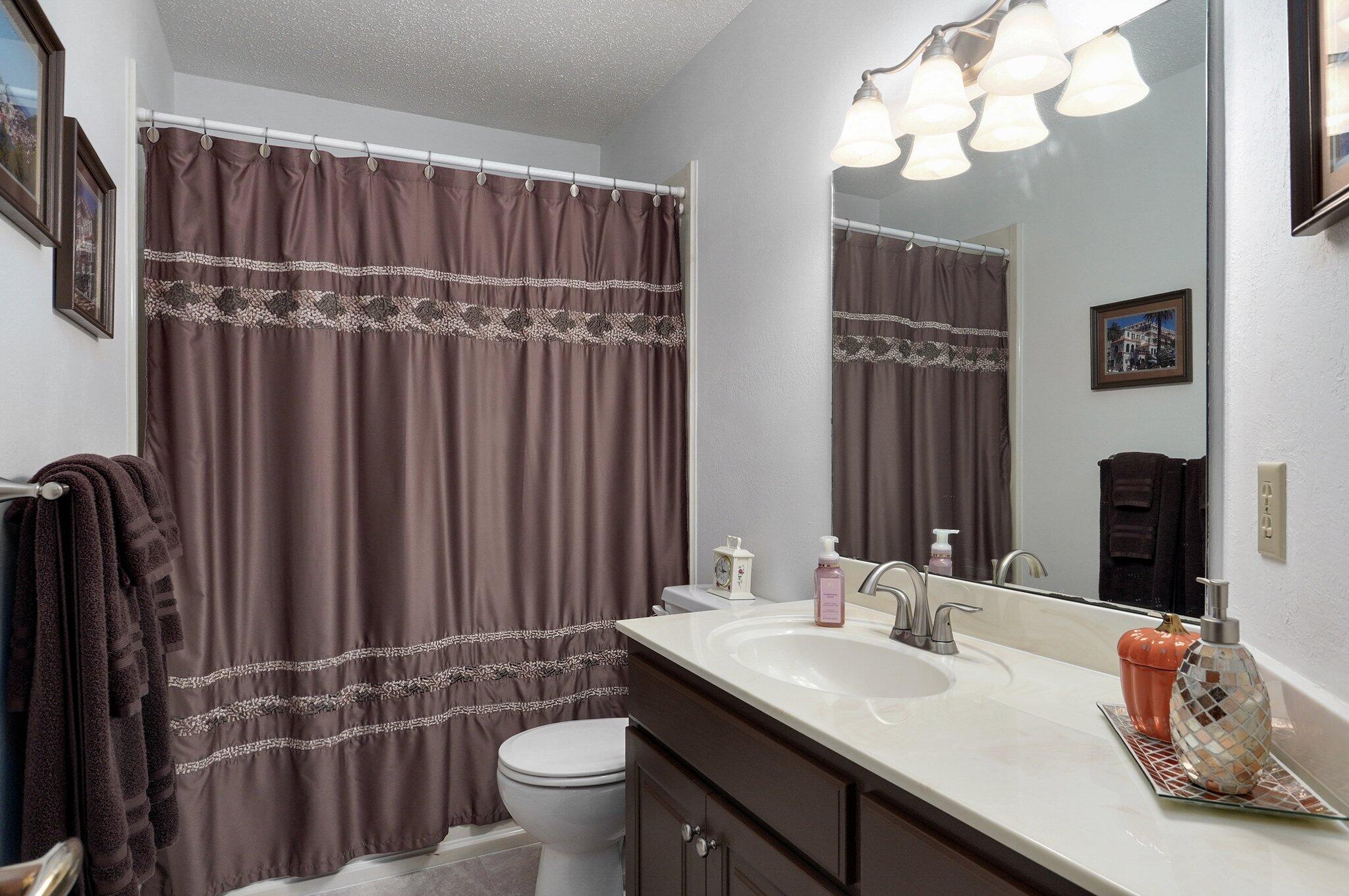 1967 W Inglewood Street