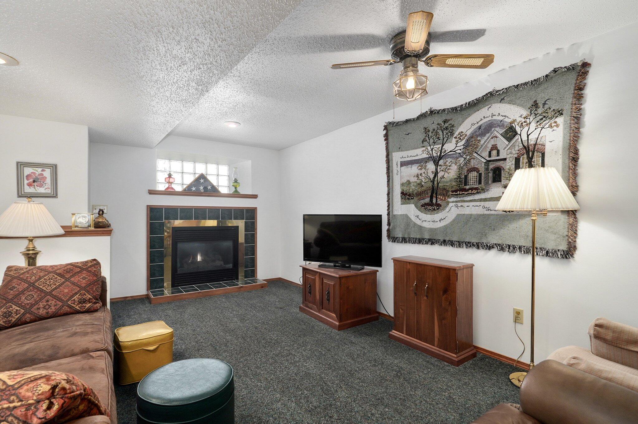 1967 W Inglewood Street