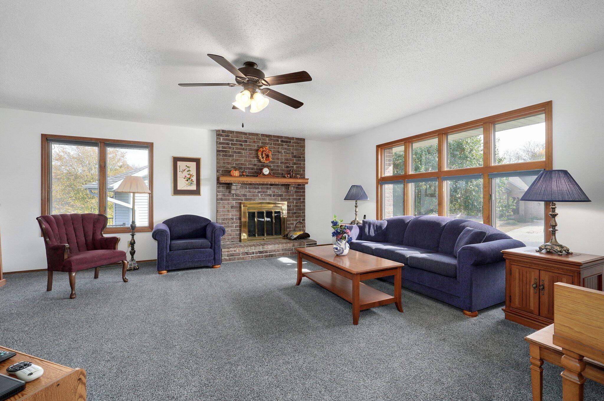 1967 W Inglewood Street